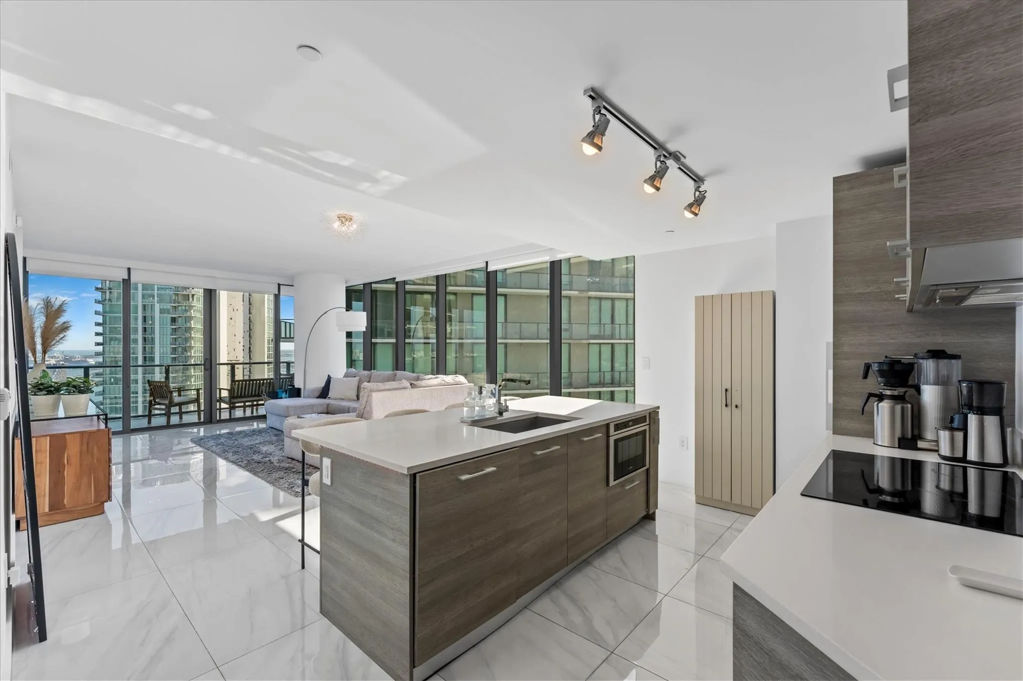 650 NE 32nd Street, #4501