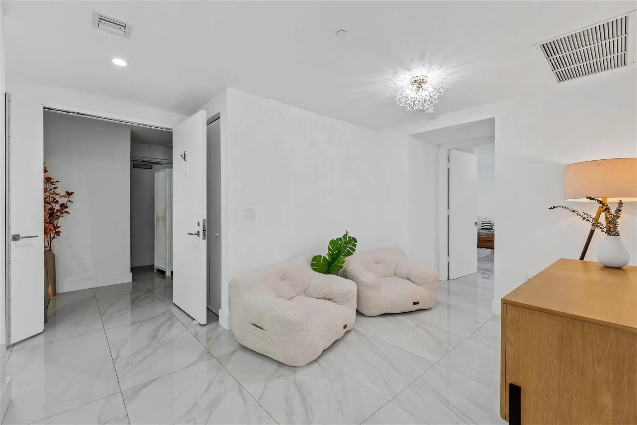 650 NE 32nd Street, #4501