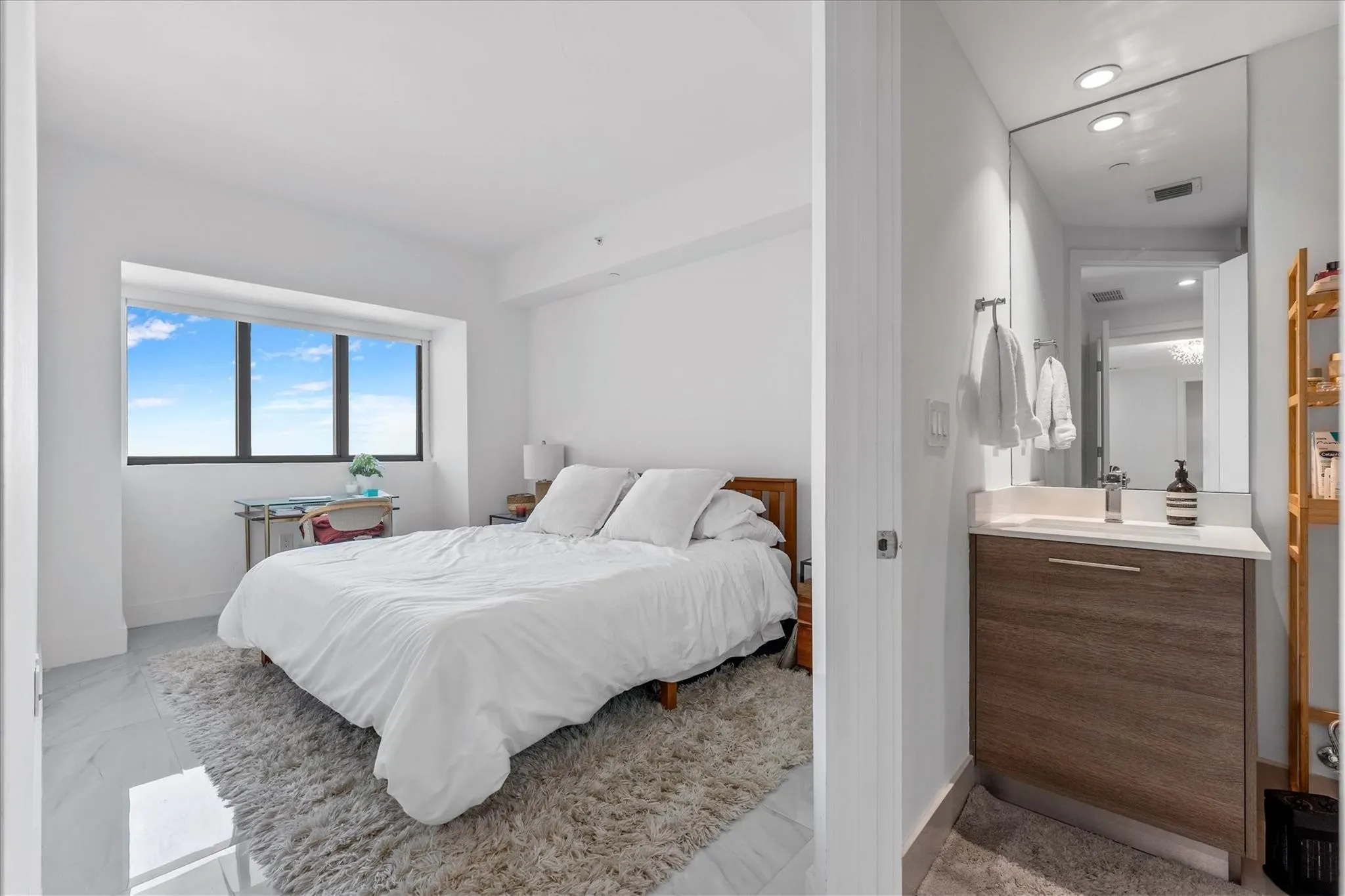 650 NE 32nd Street, #4501