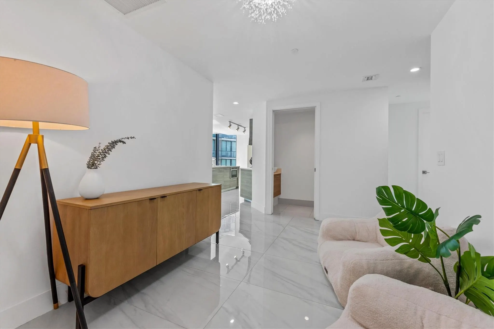 650 NE 32nd Street, #4501