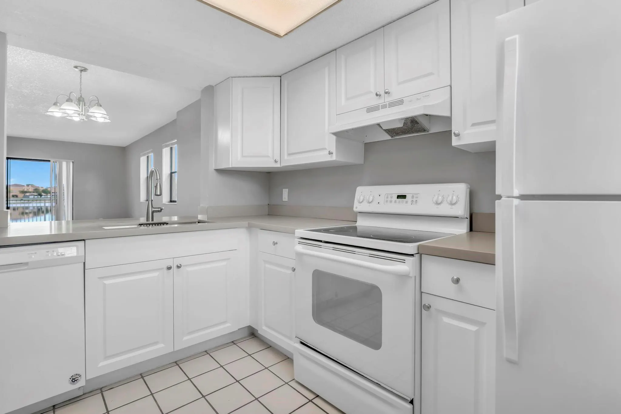 5200 NW 31st Ave, #6,121,157,183