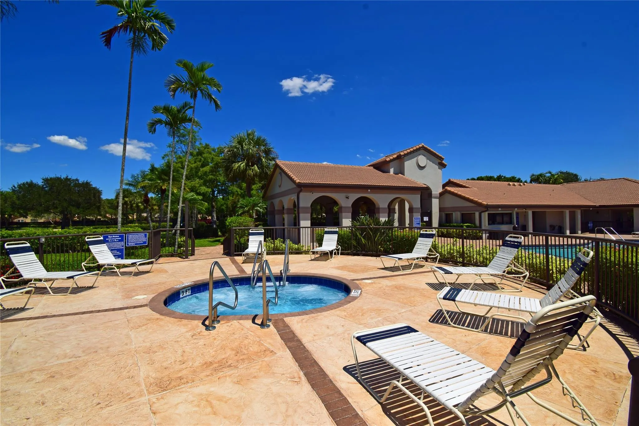 10700 NW 14th St, #157