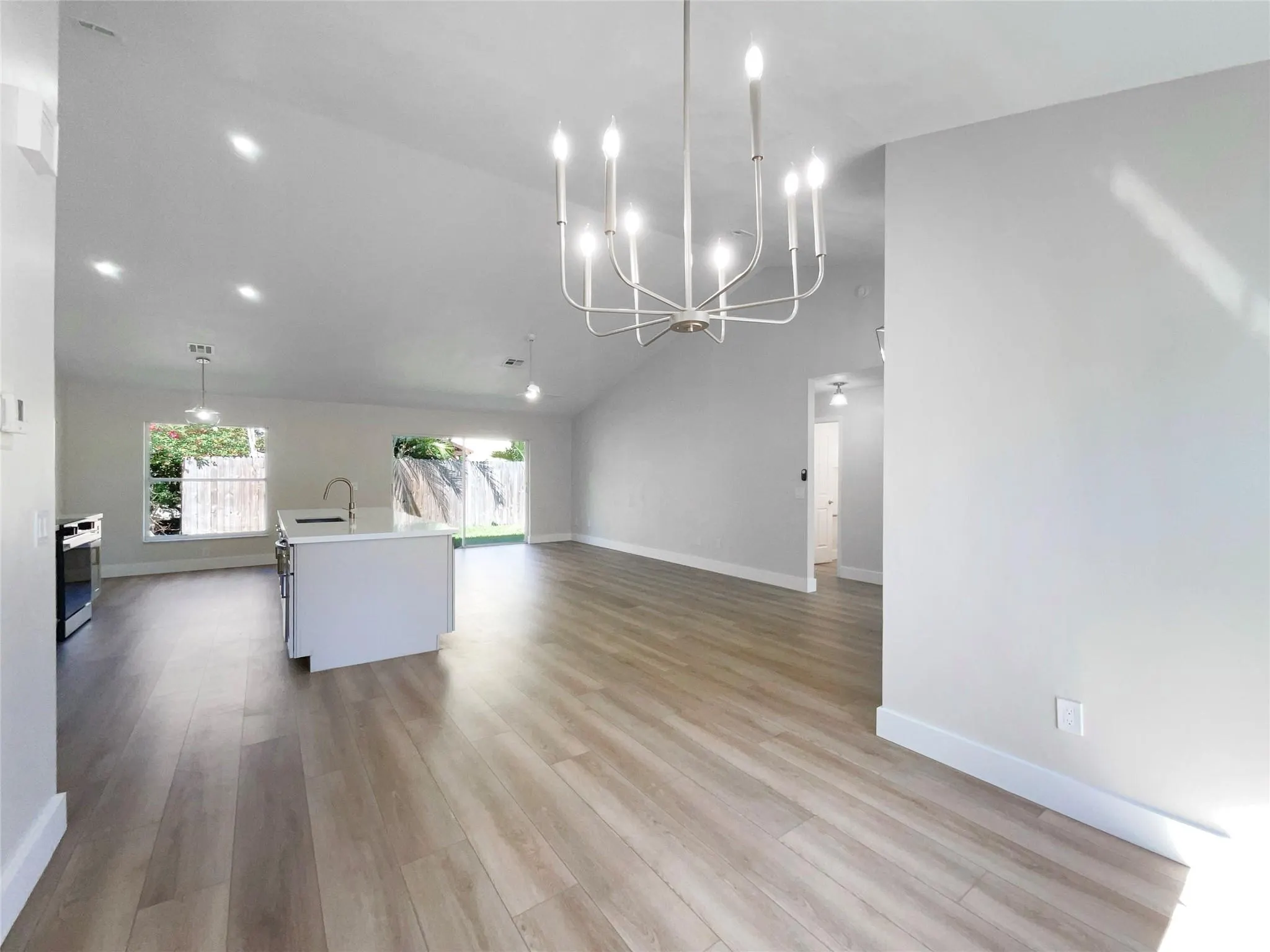 12785 Meadowbreeze Dr