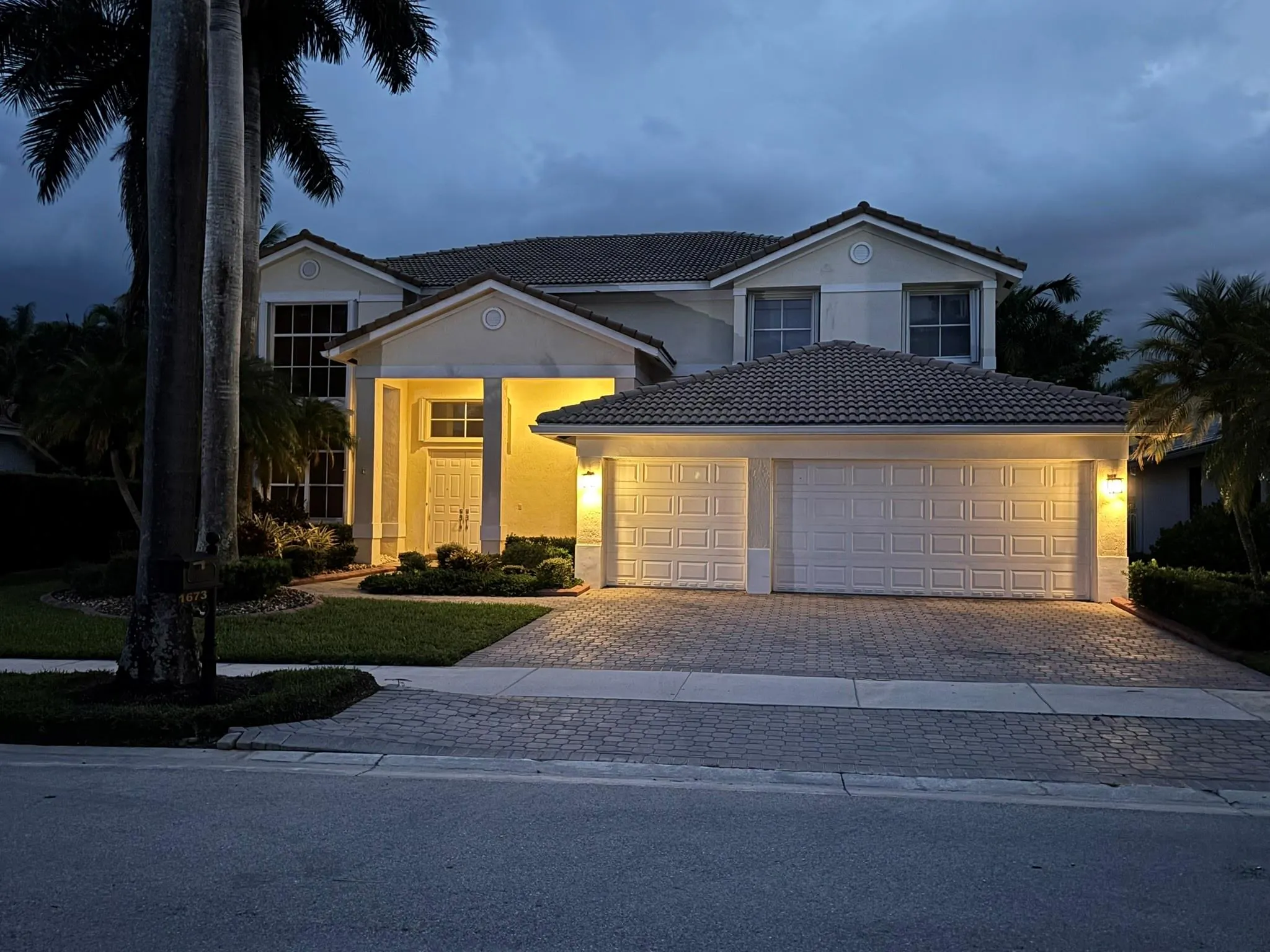 1673 VICTORIA POINTE CIR