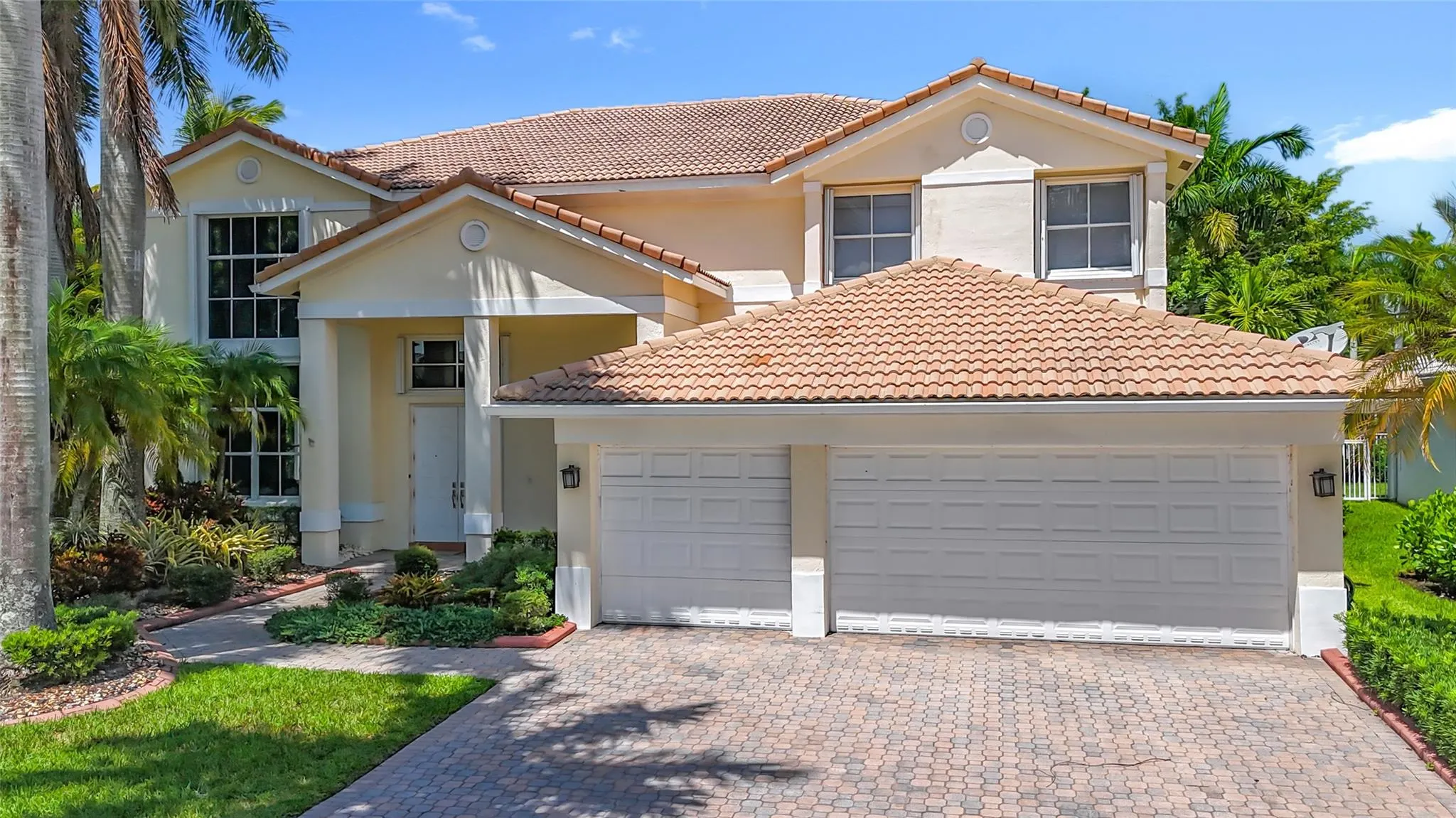 1673 VICTORIA POINTE CIR