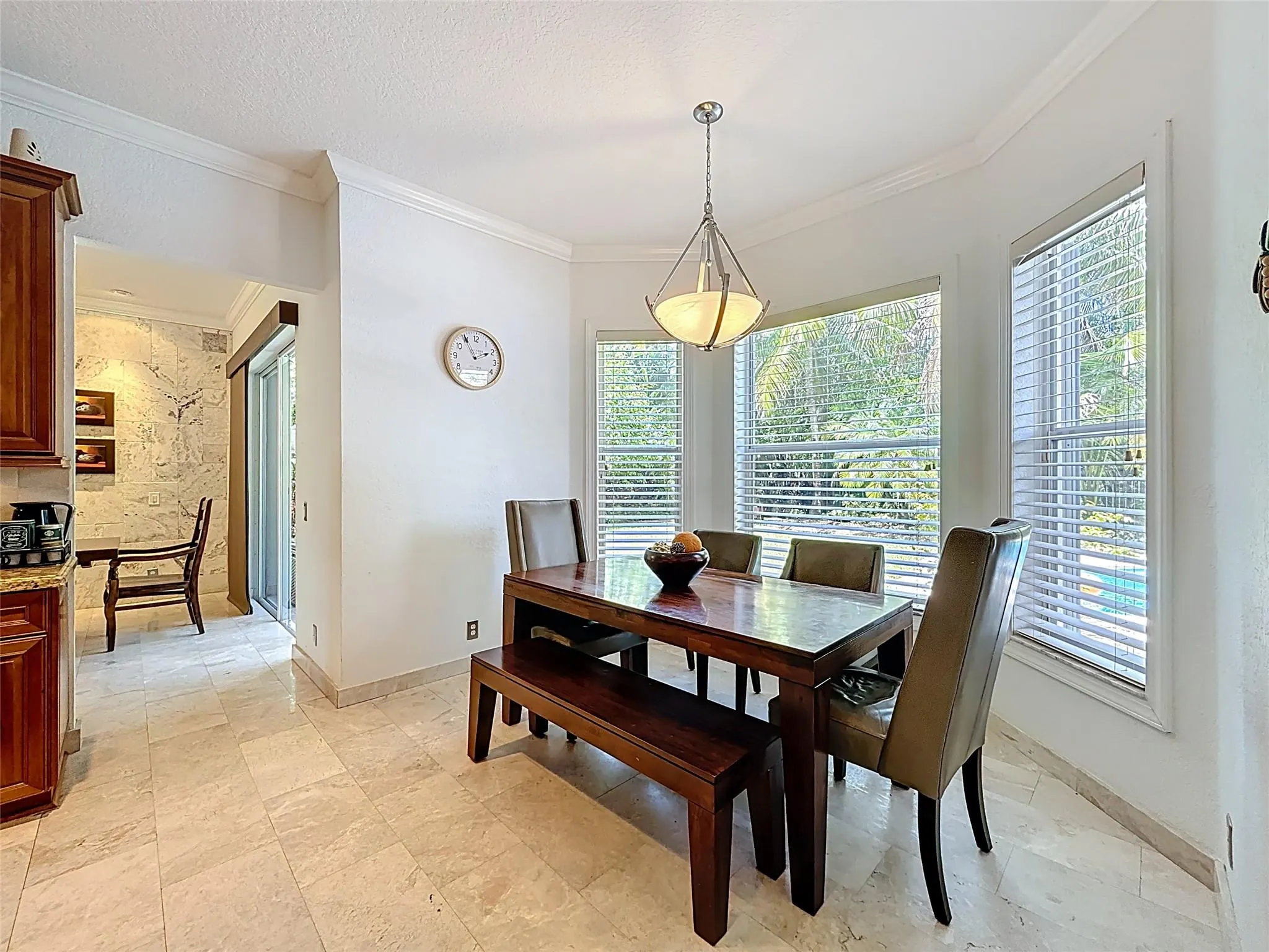 1673 VICTORIA POINTE CIR