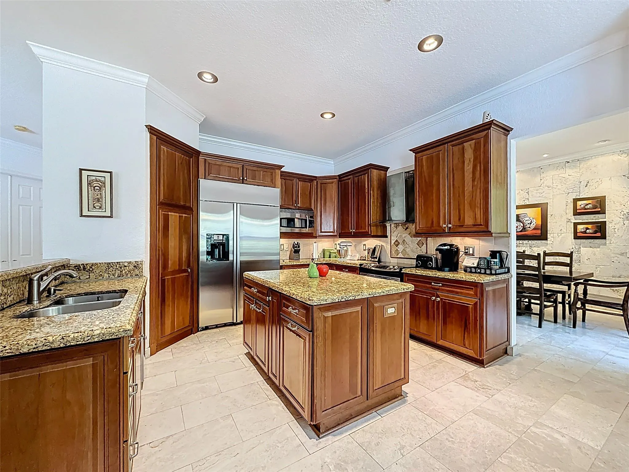 1673 VICTORIA POINTE CIR