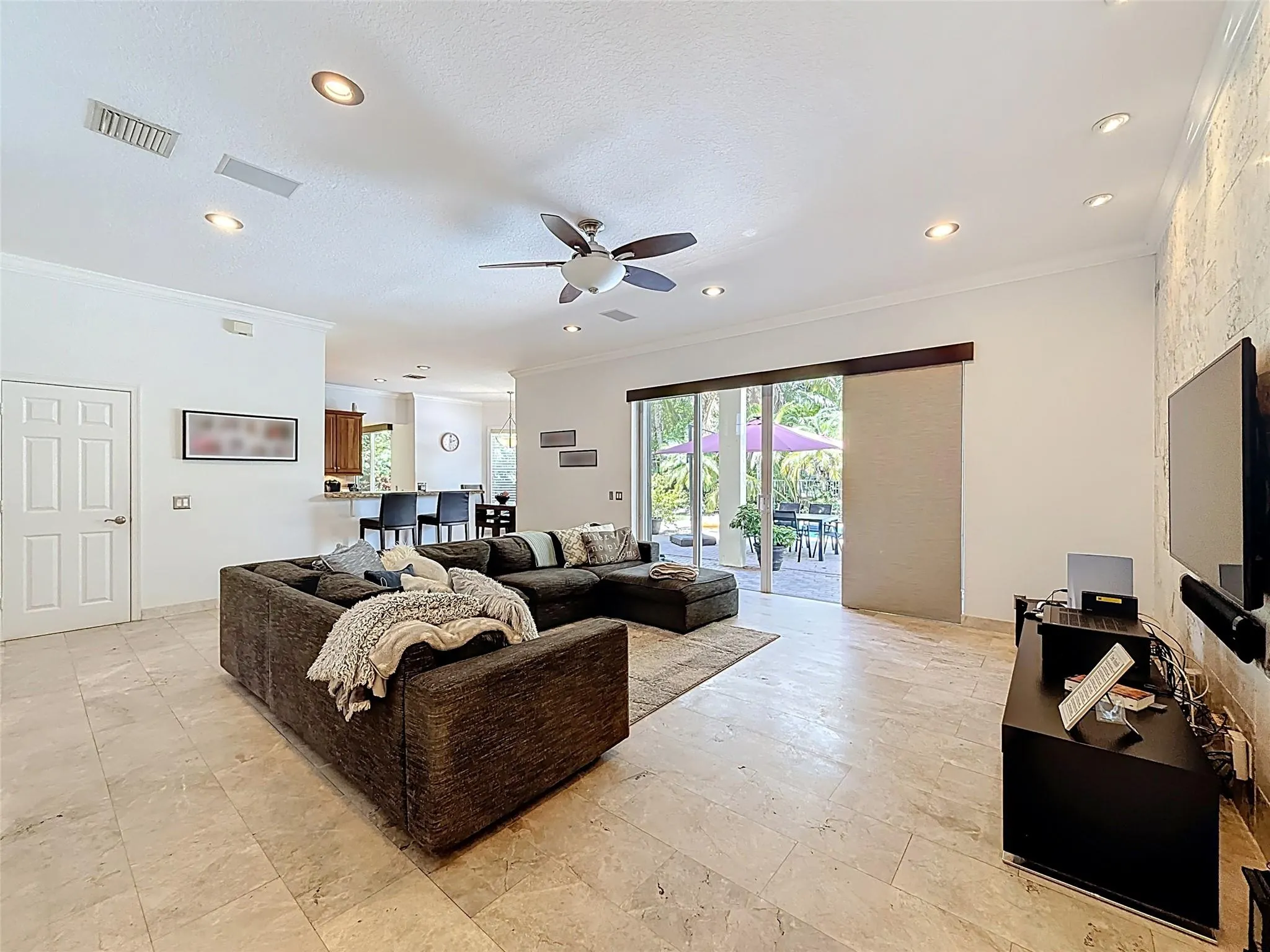 1673 VICTORIA POINTE CIR