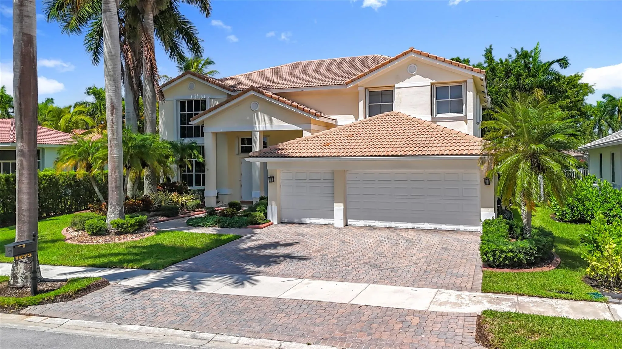 1673 VICTORIA POINTE CIR