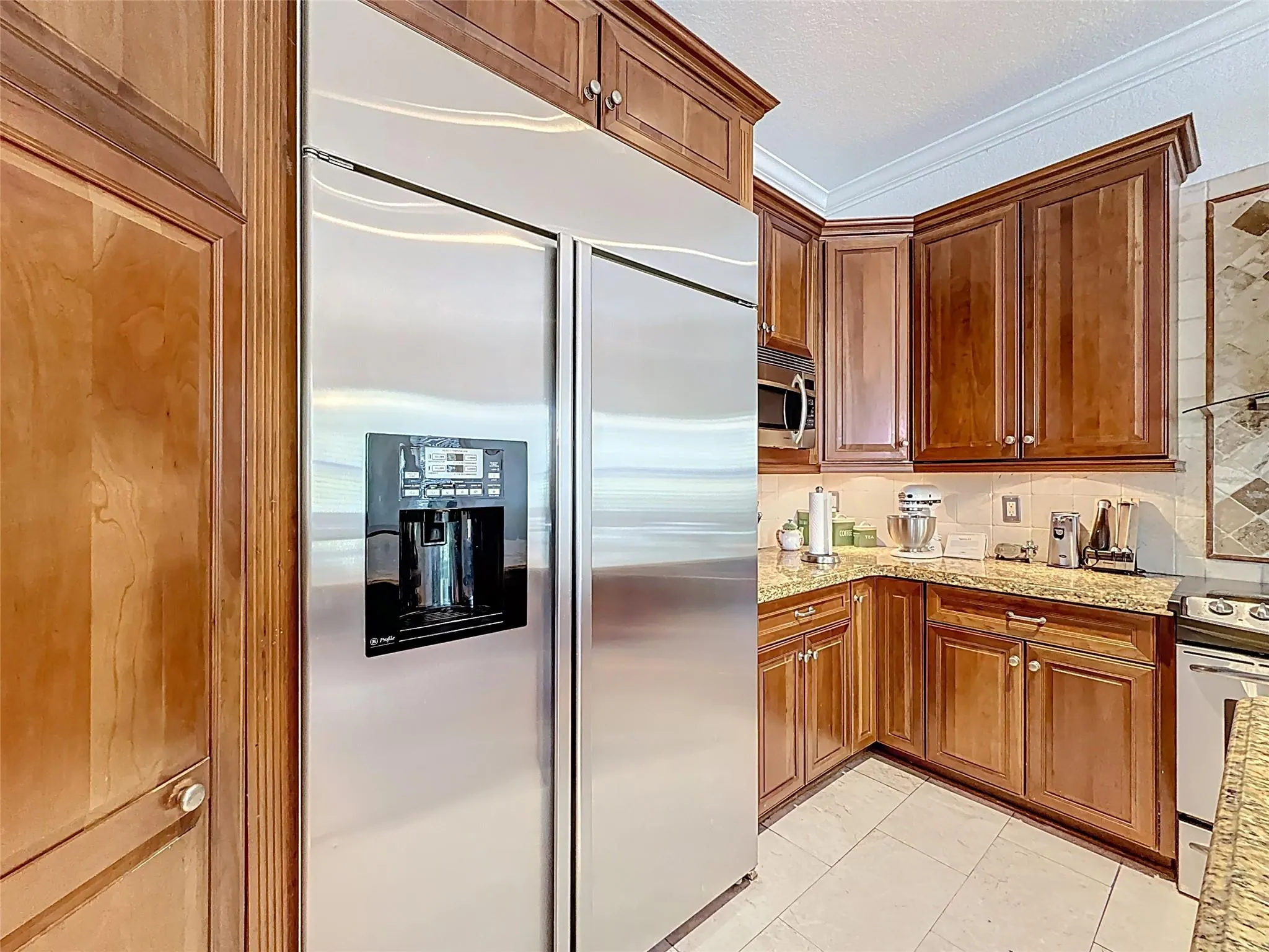 1673 VICTORIA POINTE CIR