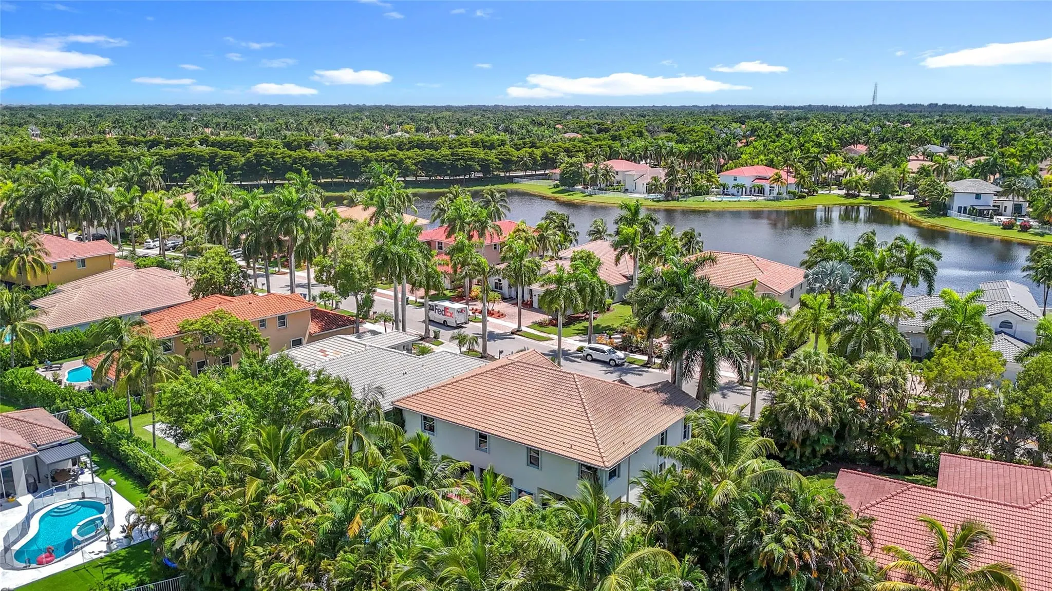 1673 VICTORIA POINTE CIR