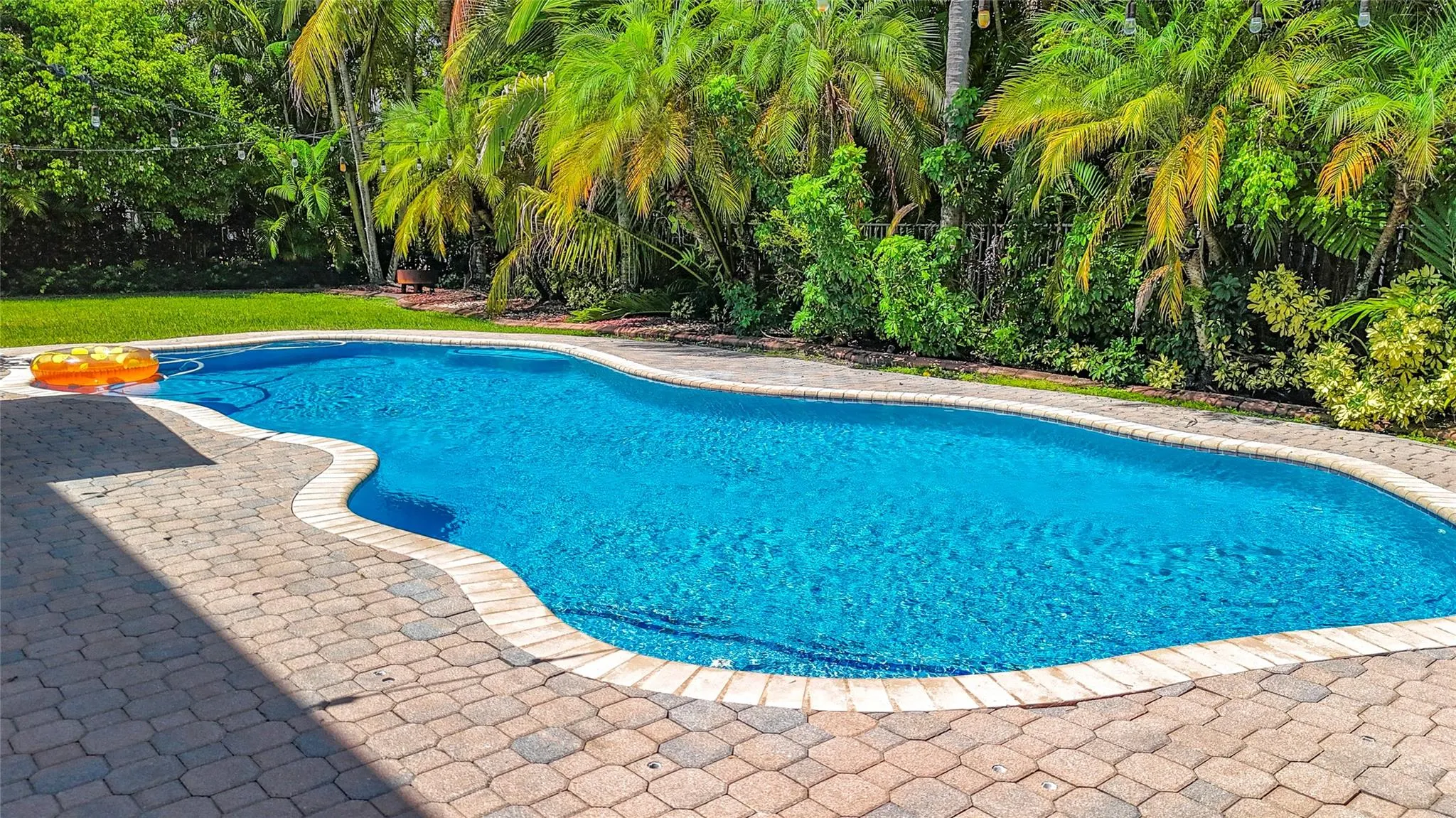 1673 VICTORIA POINTE CIR