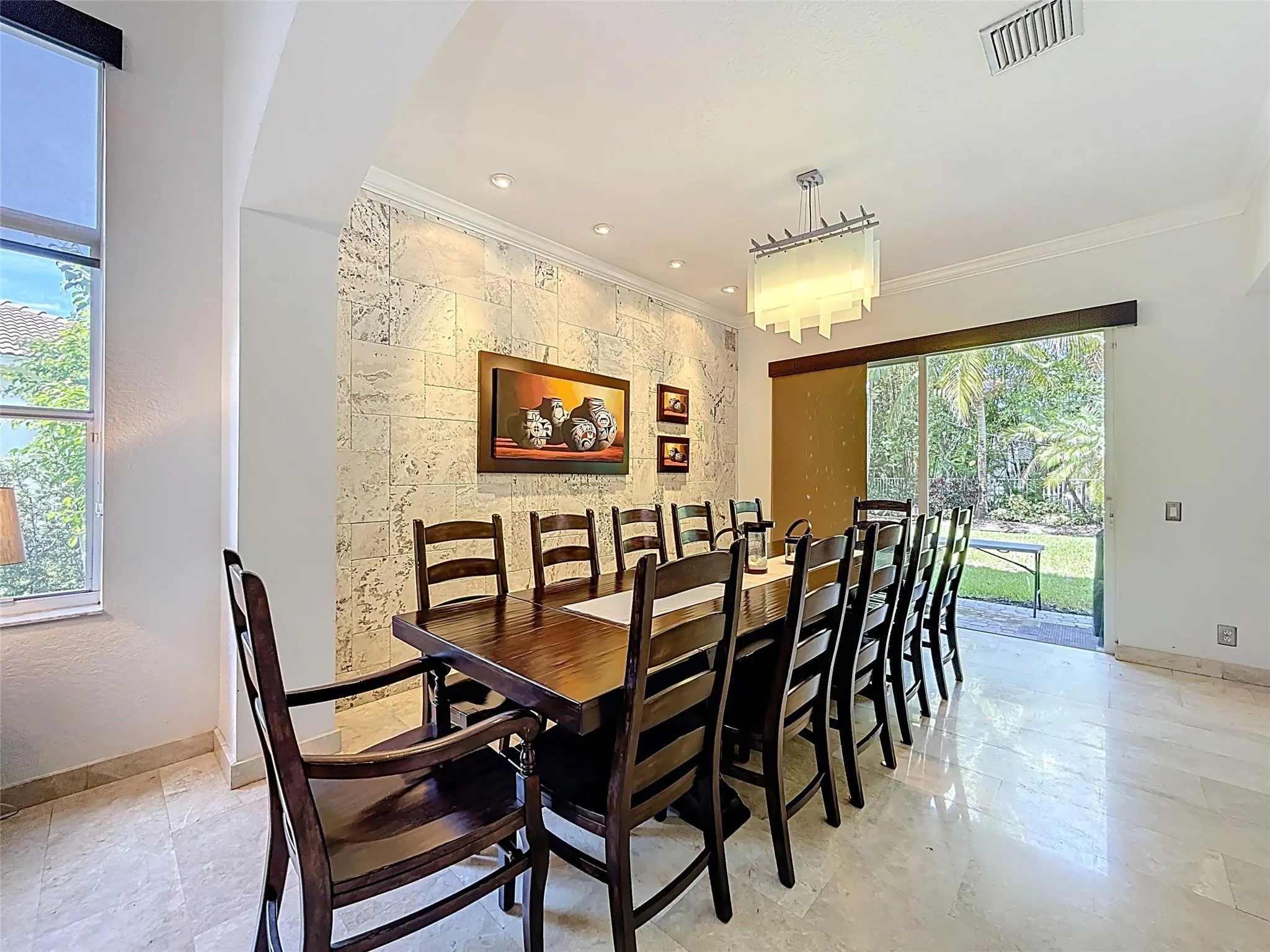 1673 VICTORIA POINTE CIR