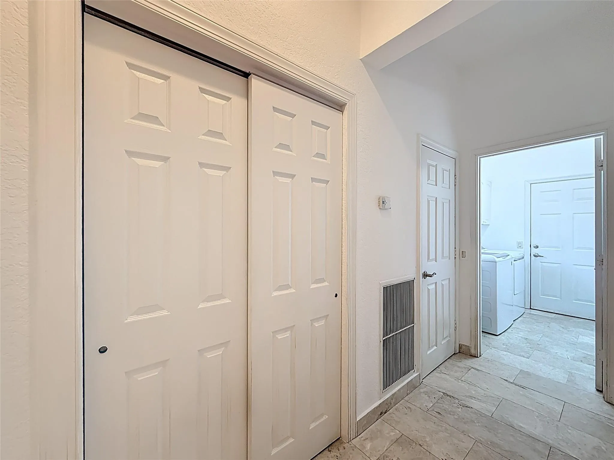 1673 VICTORIA POINTE CIR
