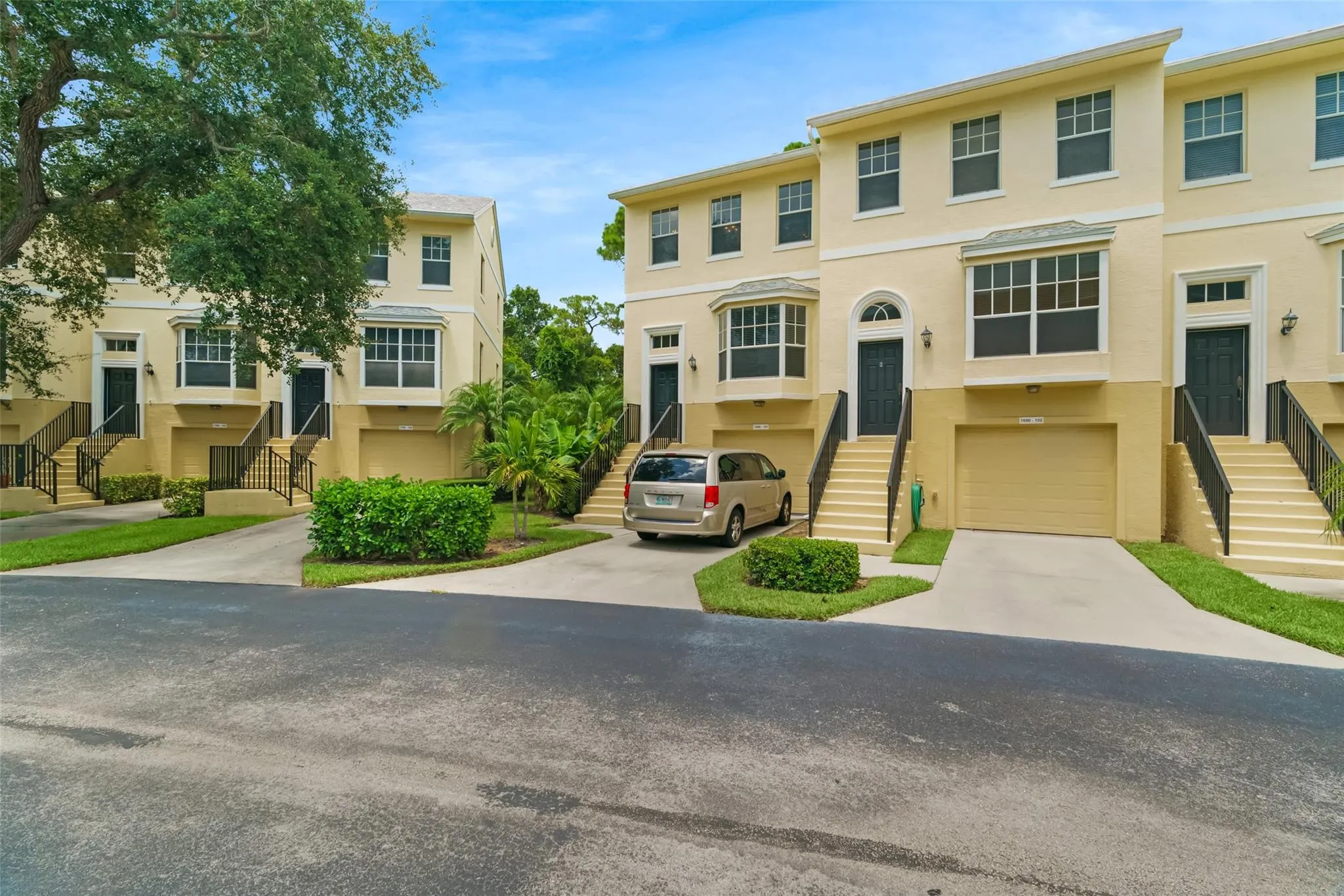 1690 42nd Sq, #101