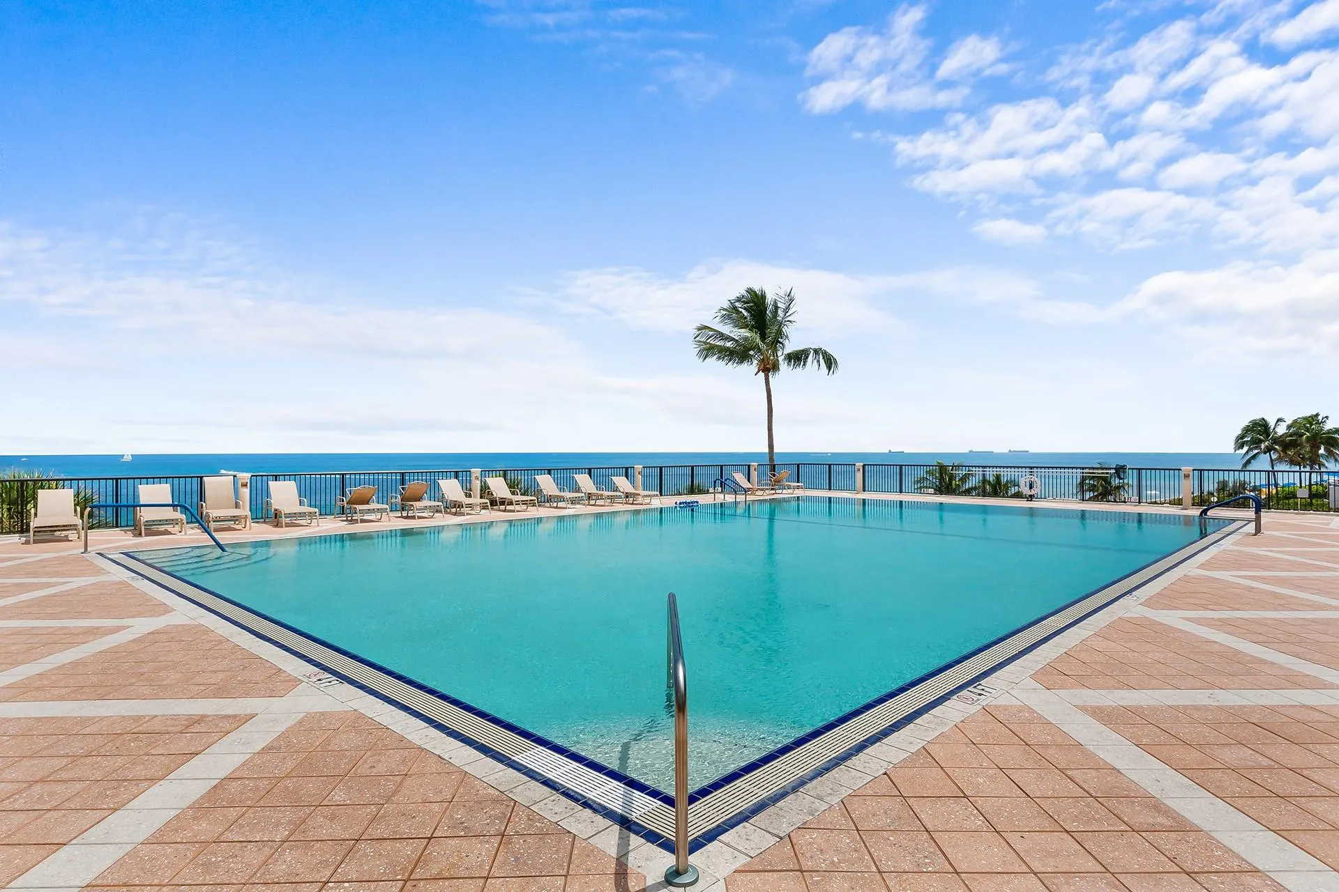 4280 Galt Ocean Dr, #5M