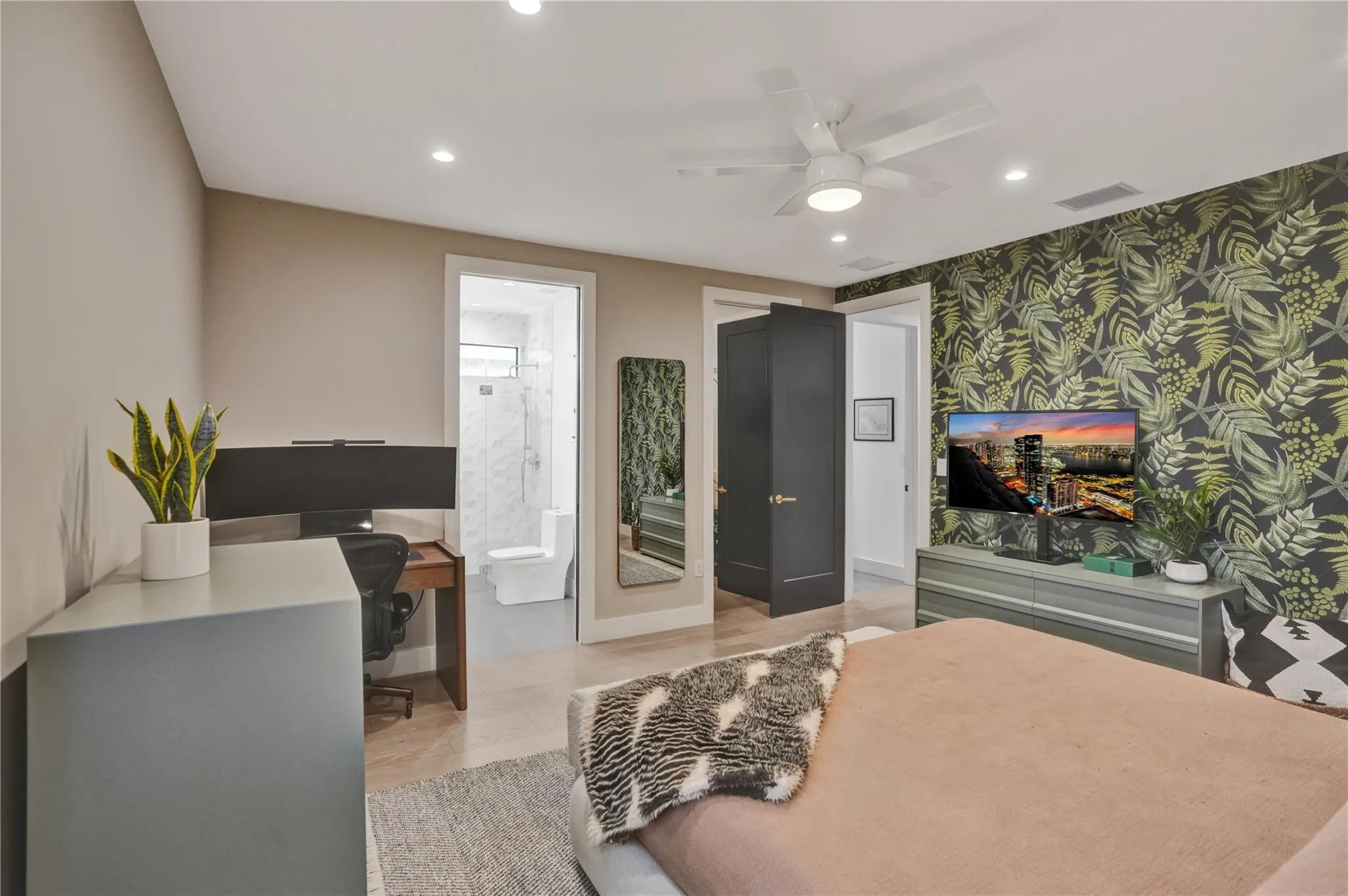 104 NW 47th Ter