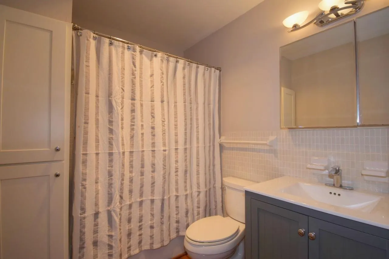 2250 NE 66th St, #1528