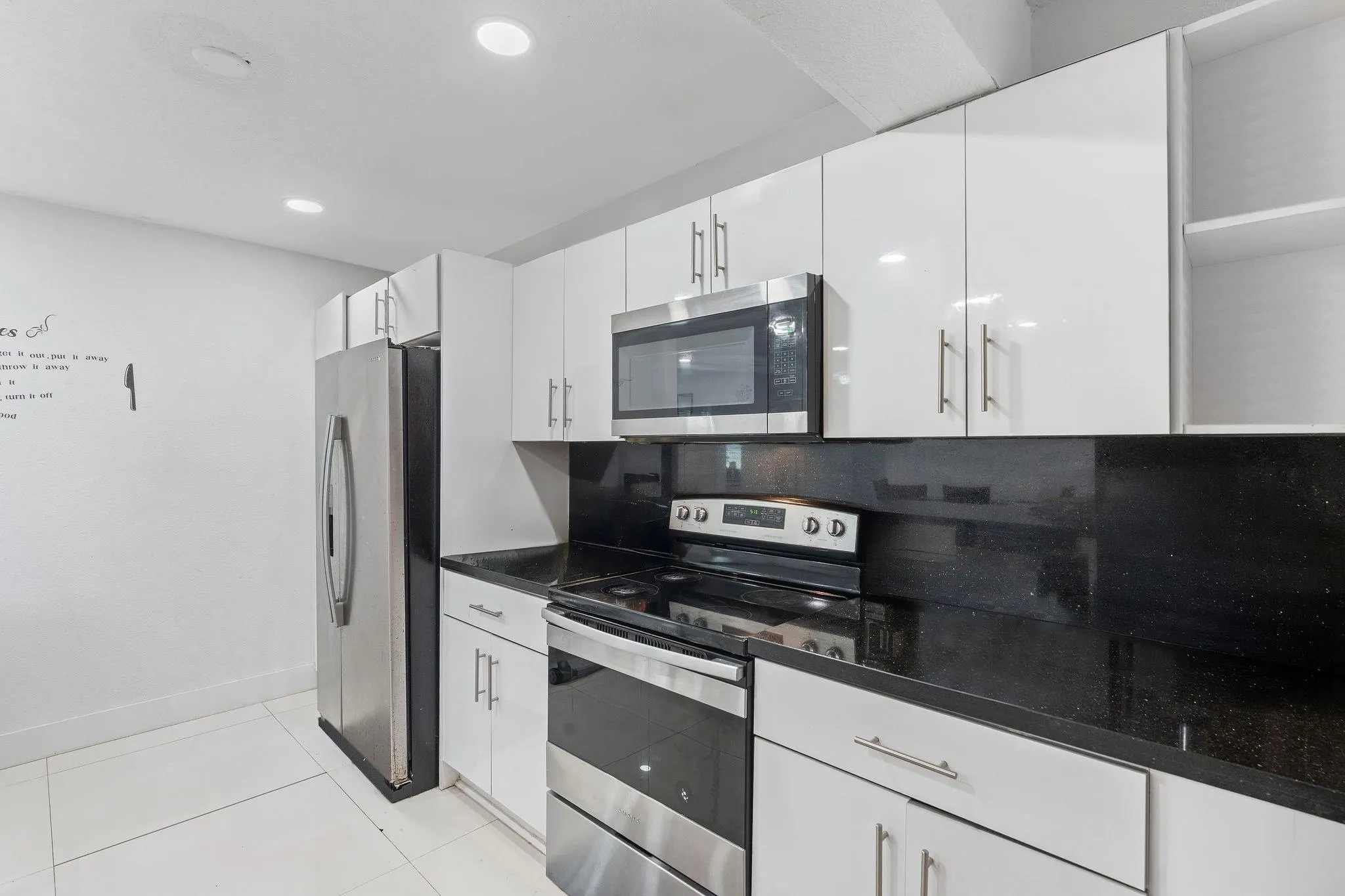 5920 NW 14th Pl
