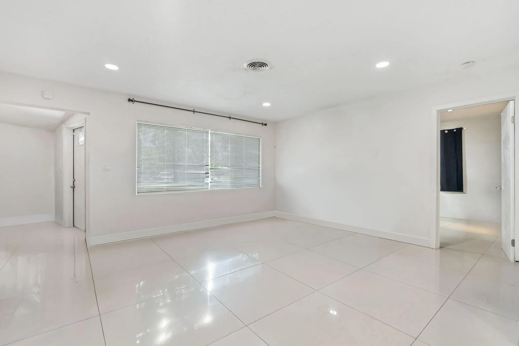 5920 NW 14th Pl