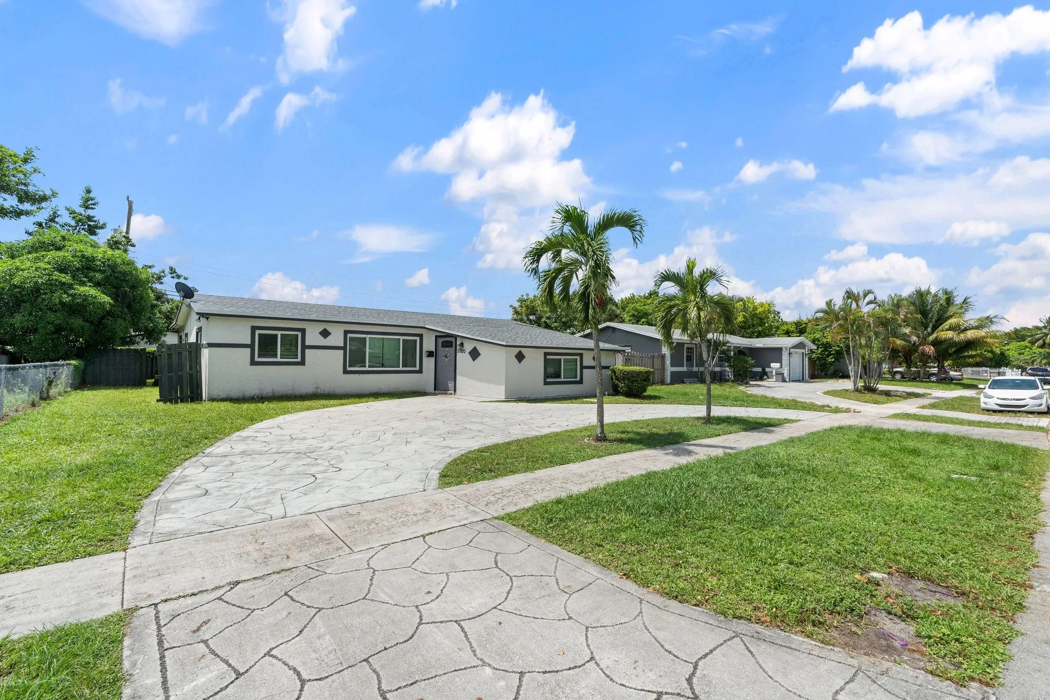 5920 NW 14th Pl