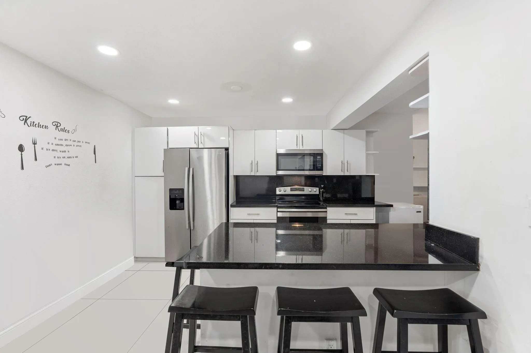 5920 NW 14th Pl