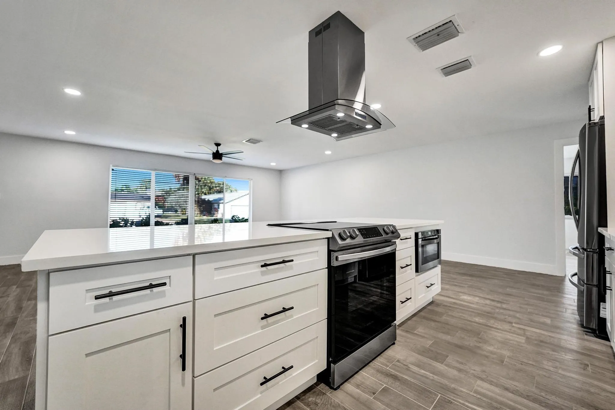 11600 NW 26th St