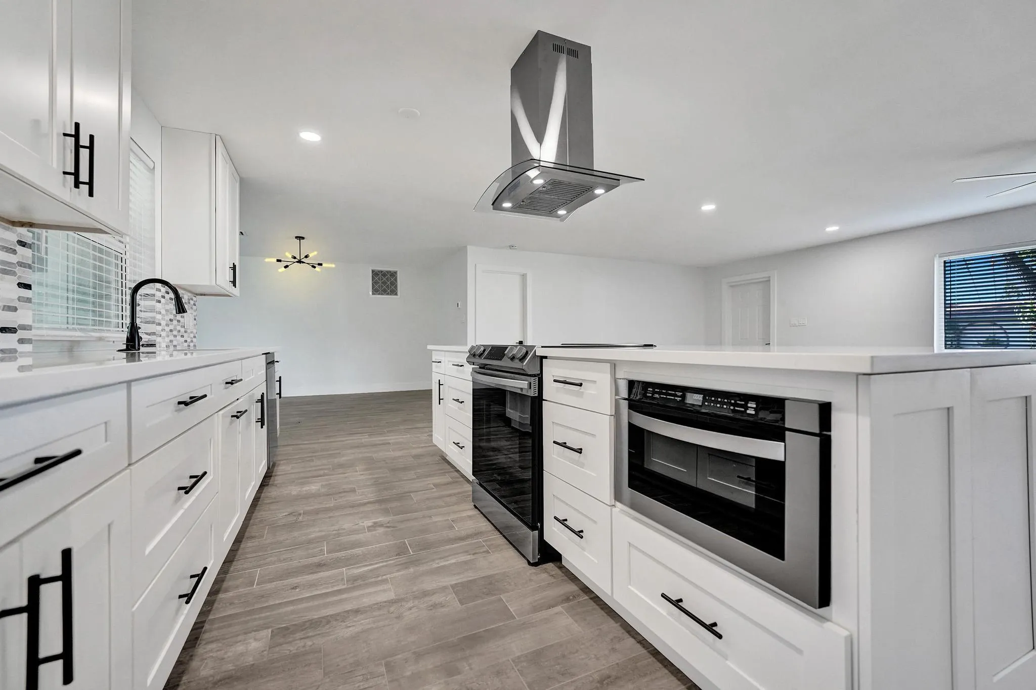 11600 NW 26th St