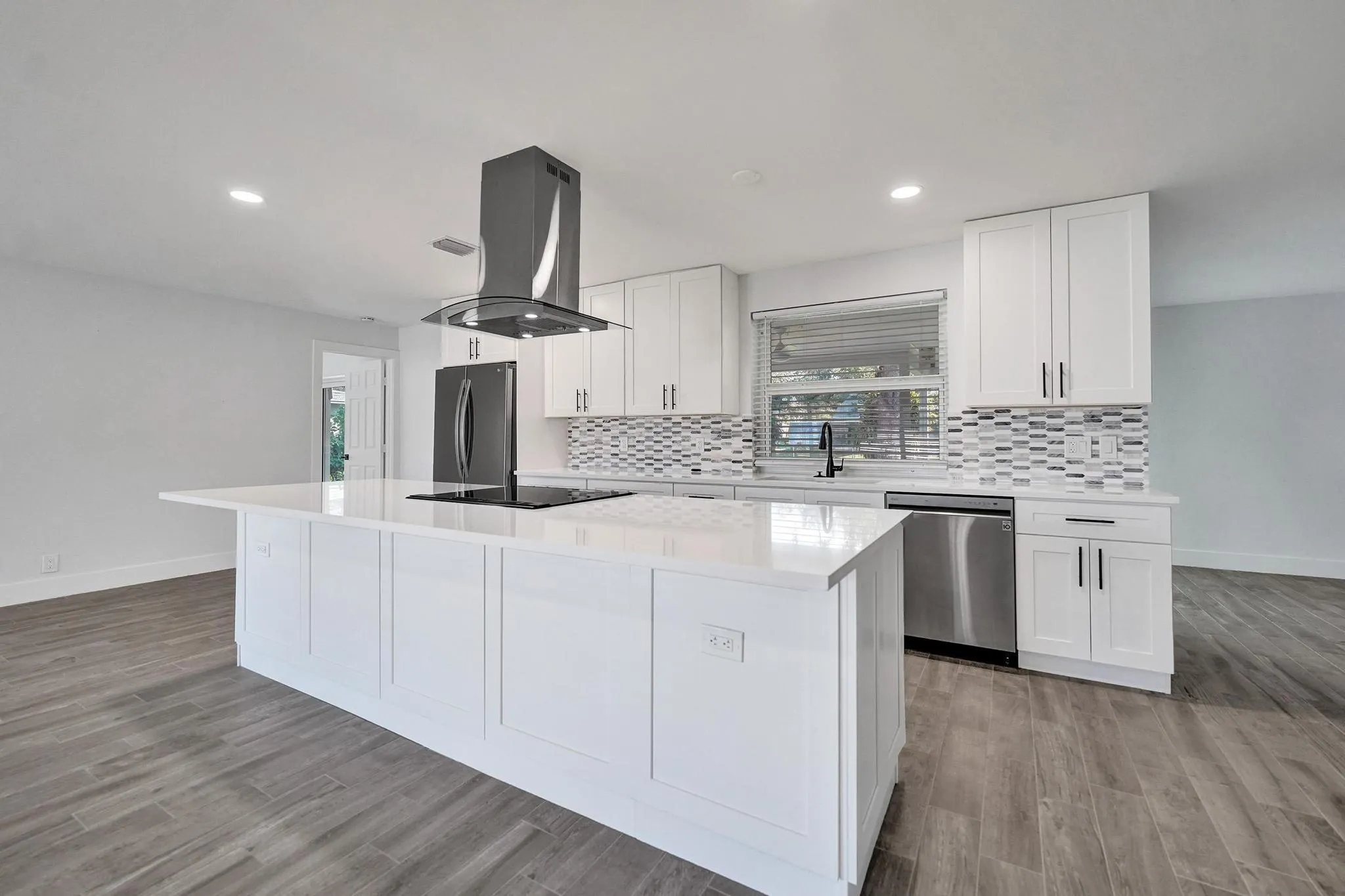 11600 NW 26th St