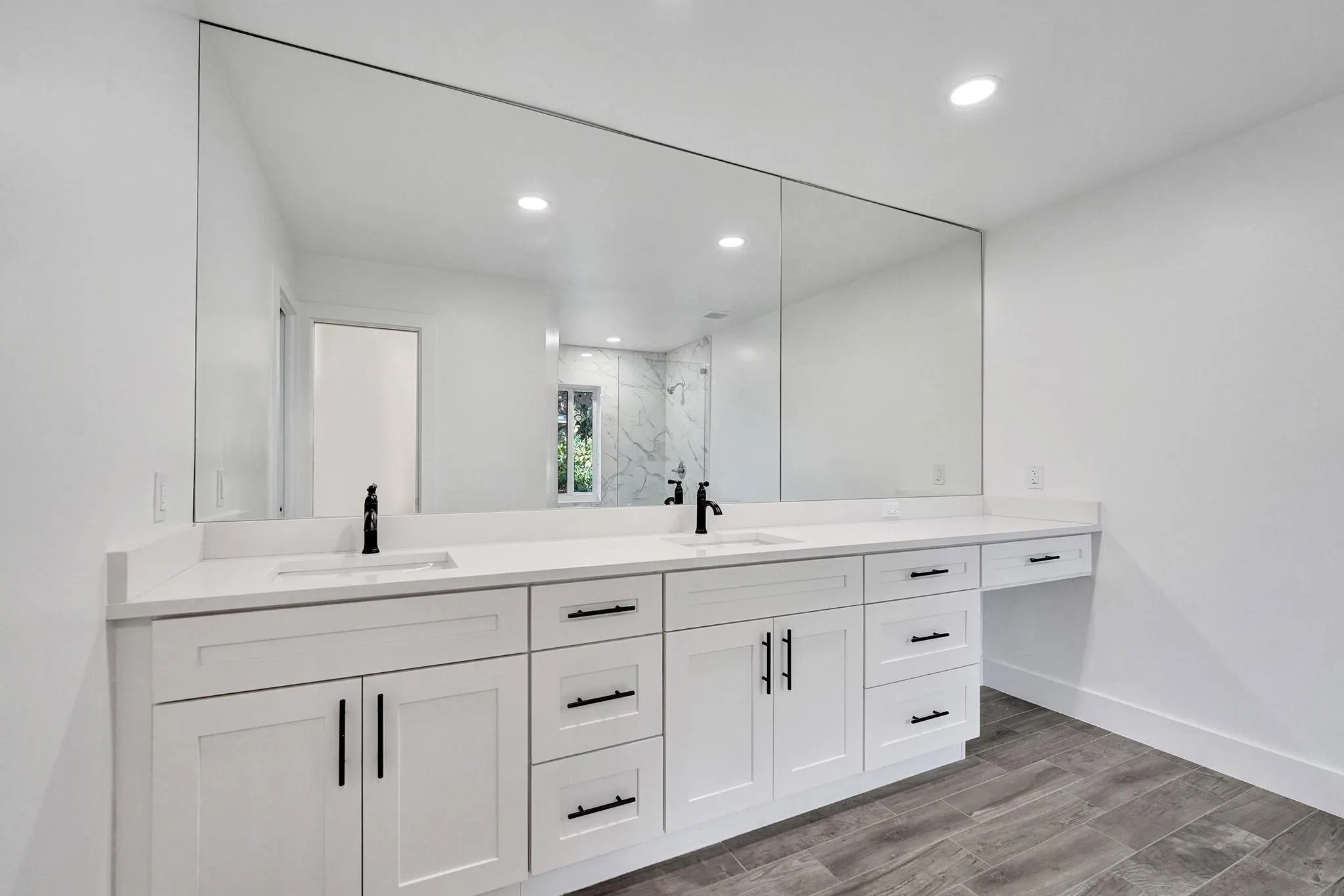 11600 NW 26th St