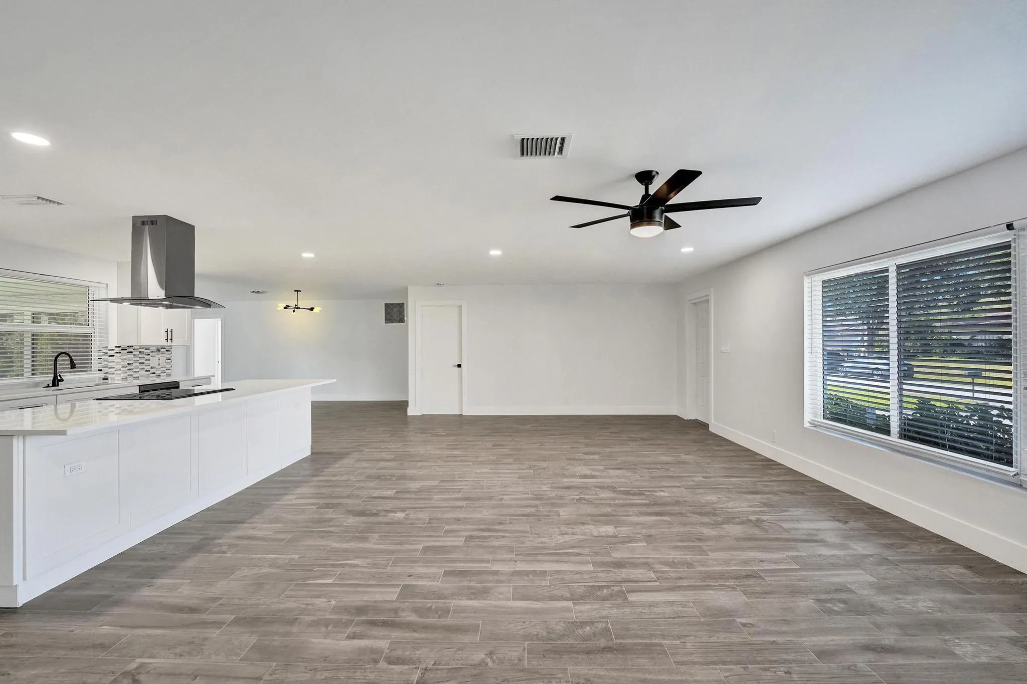 11600 NW 26th St