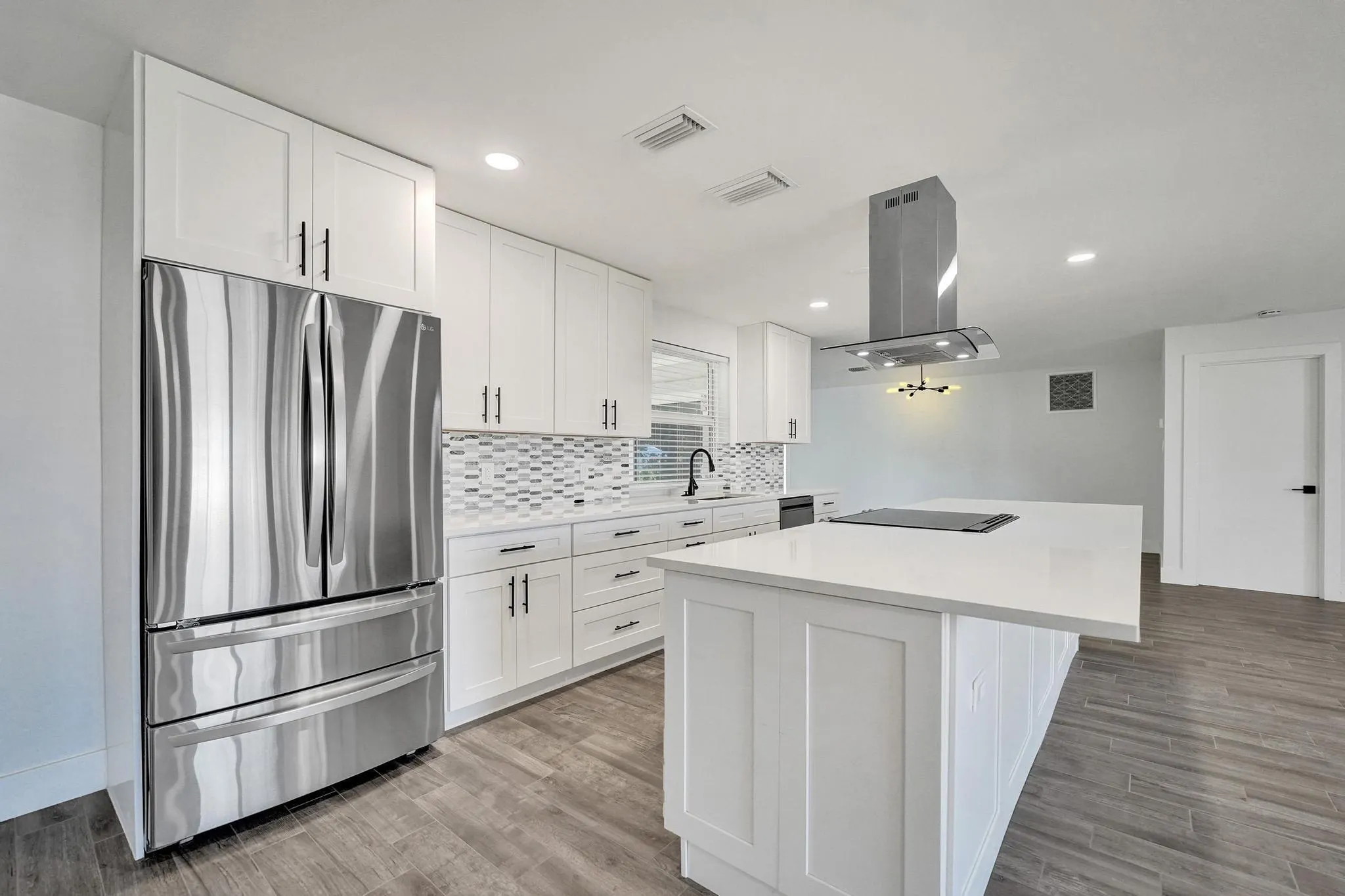 11600 NW 26th St