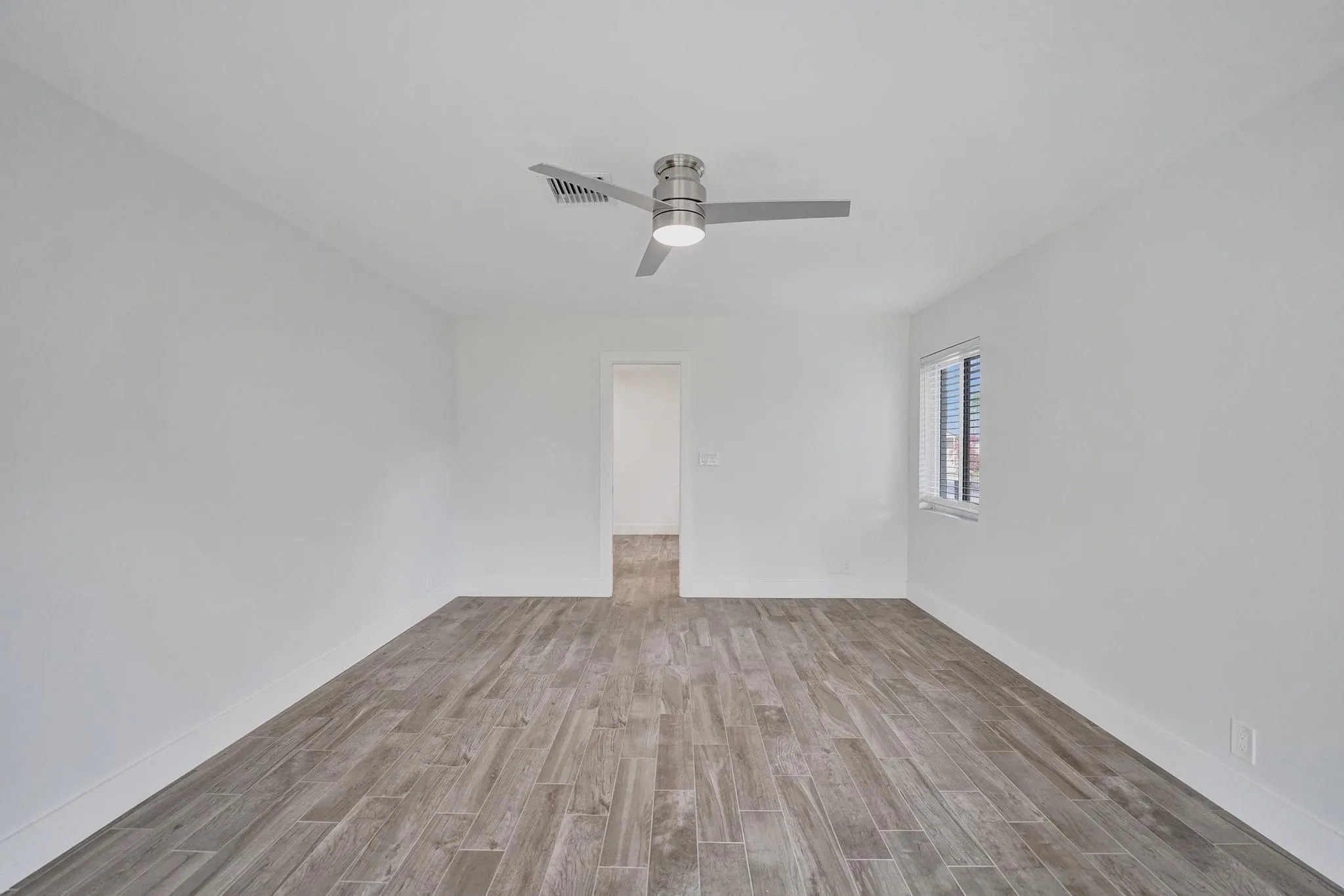 11600 NW 26th St