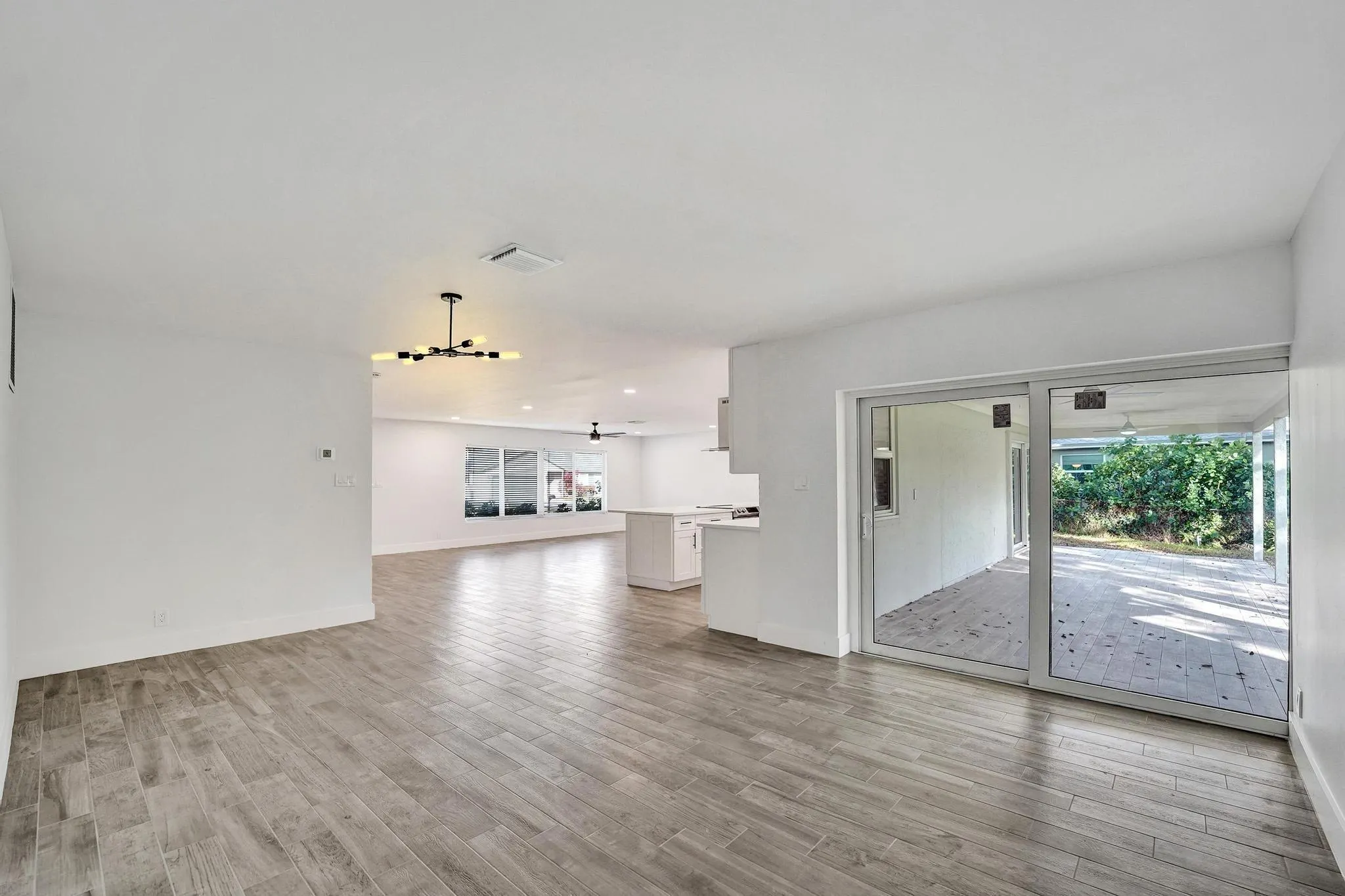 11600 NW 26th St
