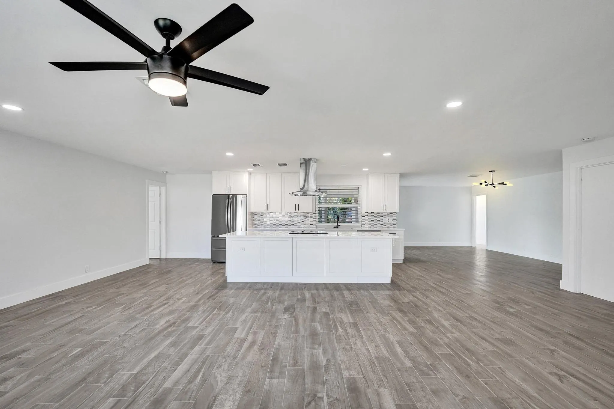 11600 NW 26th St
