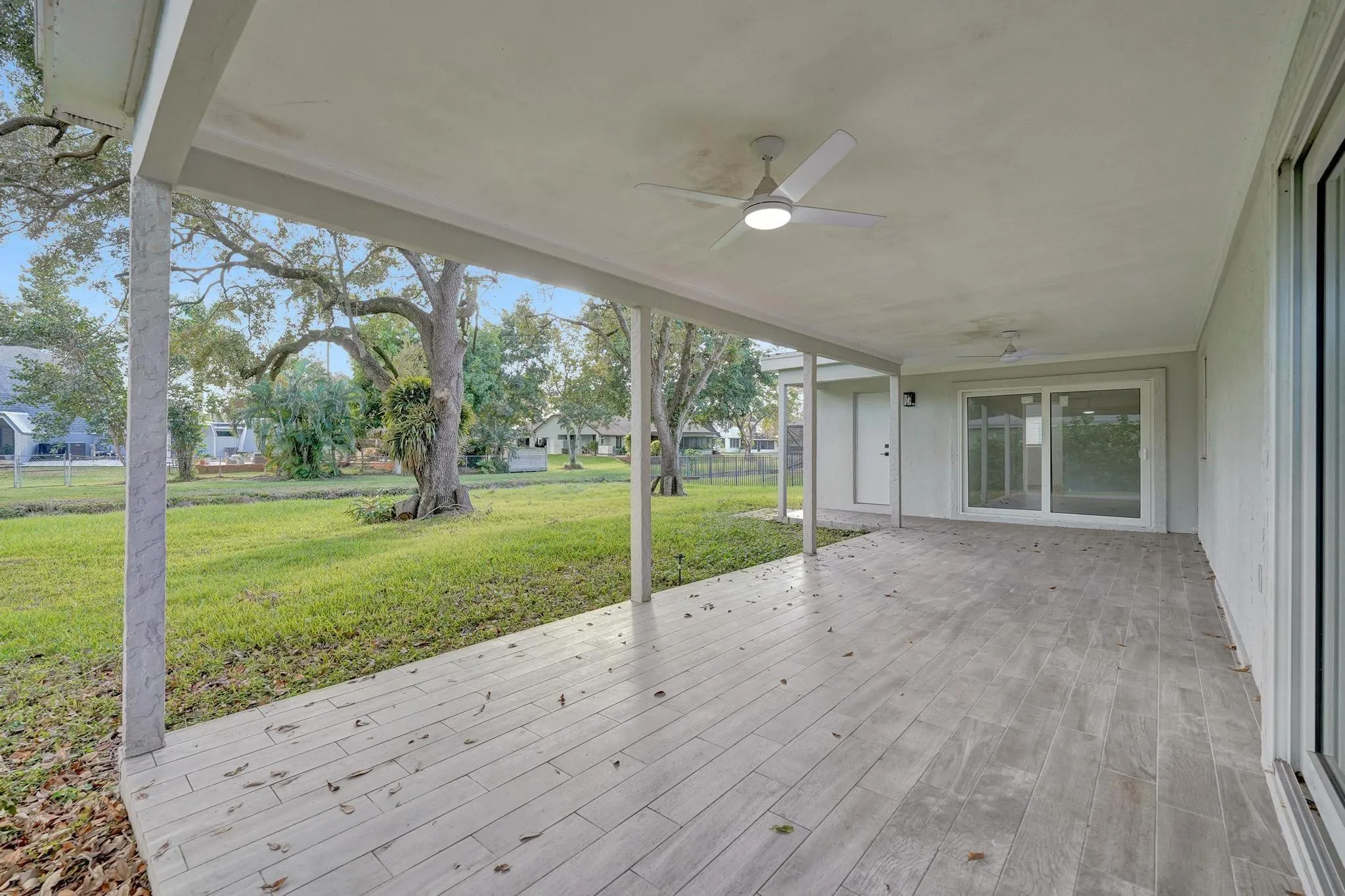11600 NW 26th St