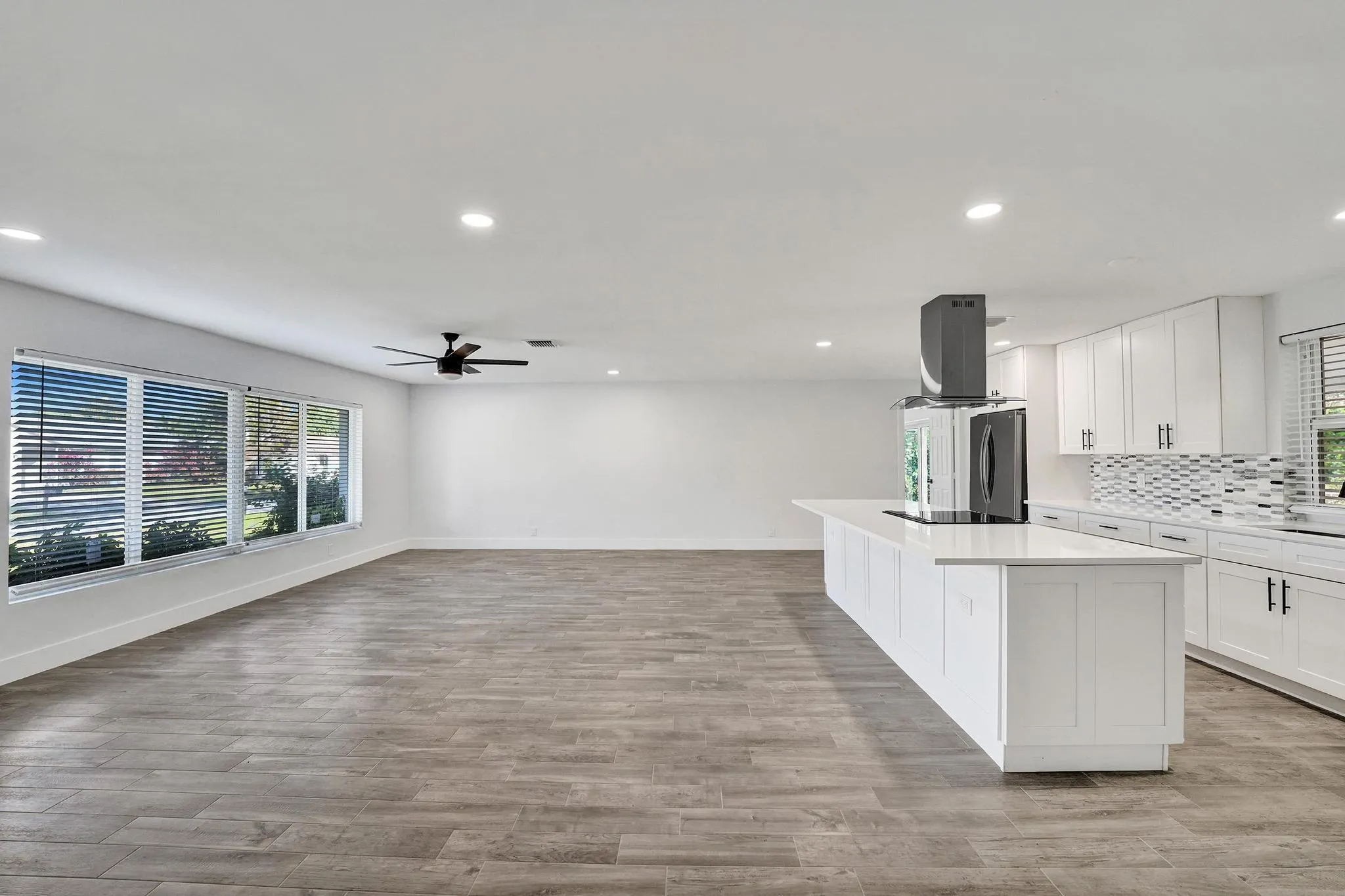 11600 NW 26th St