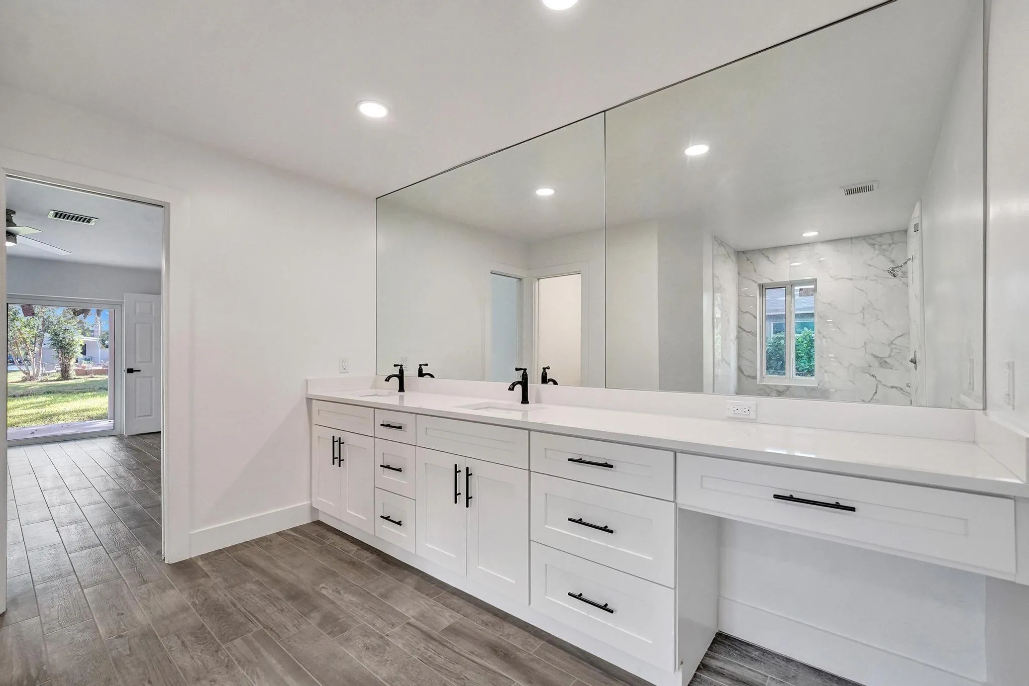 11600 NW 26th St