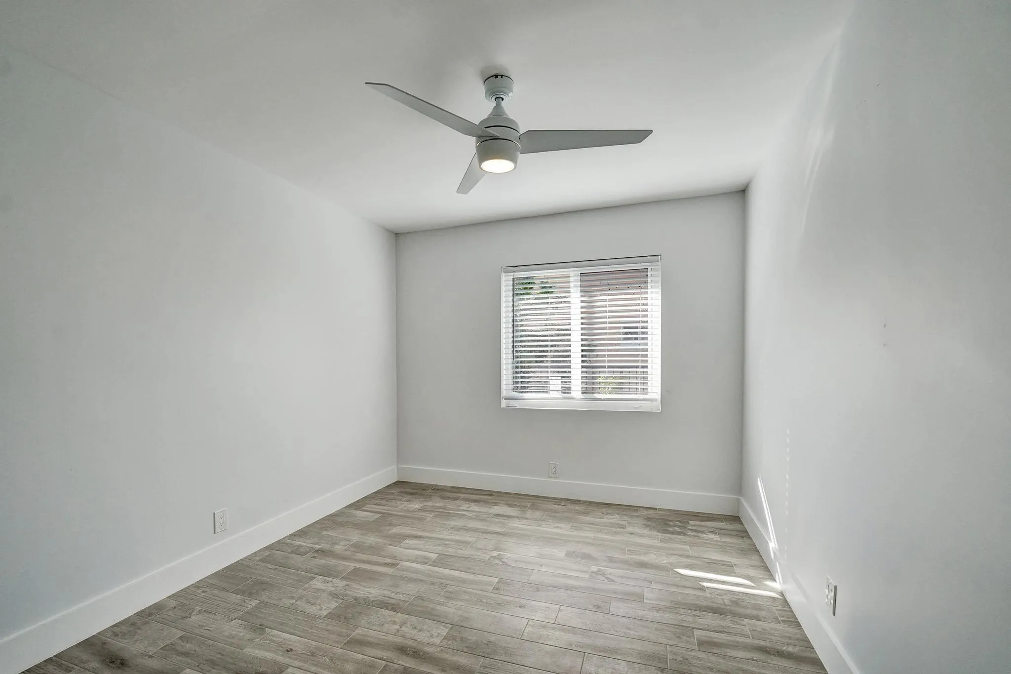 11600 NW 26th St