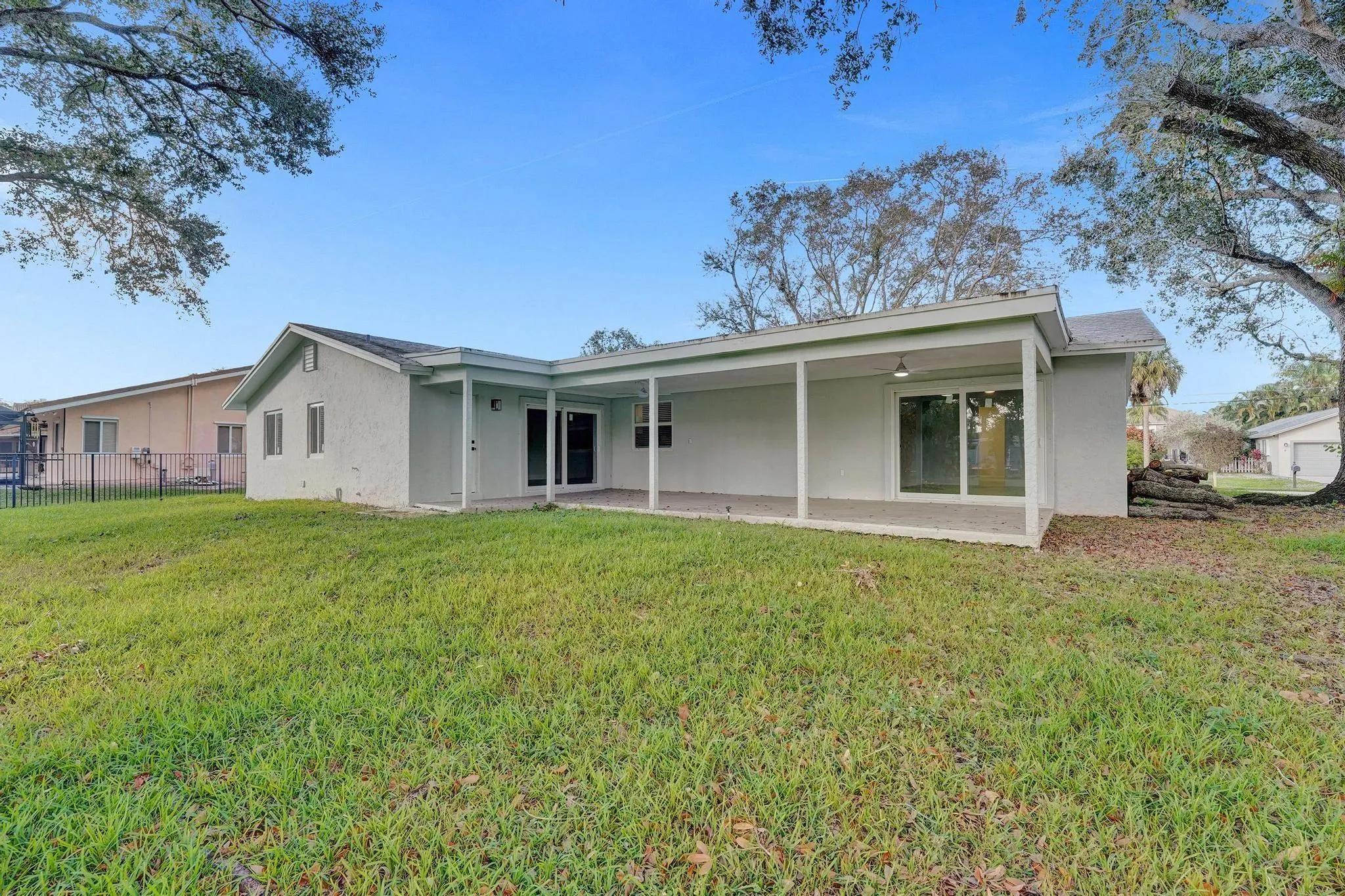 11600 NW 26th St