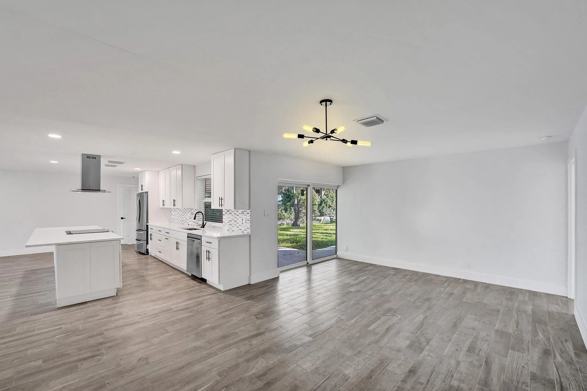 11600 NW 26th St