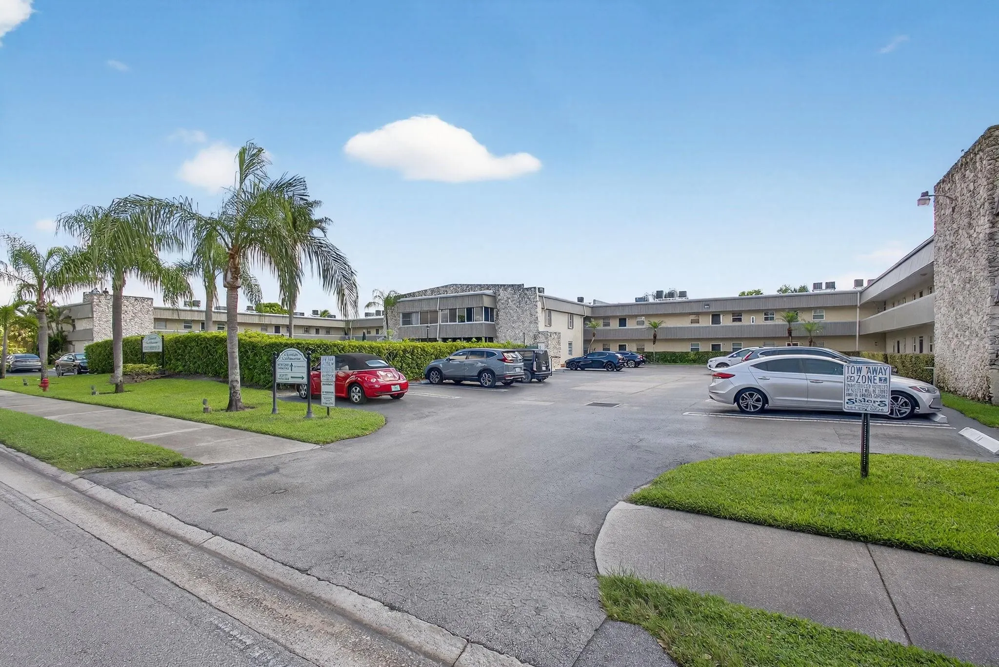 126 Sparrow Dr, #10-B