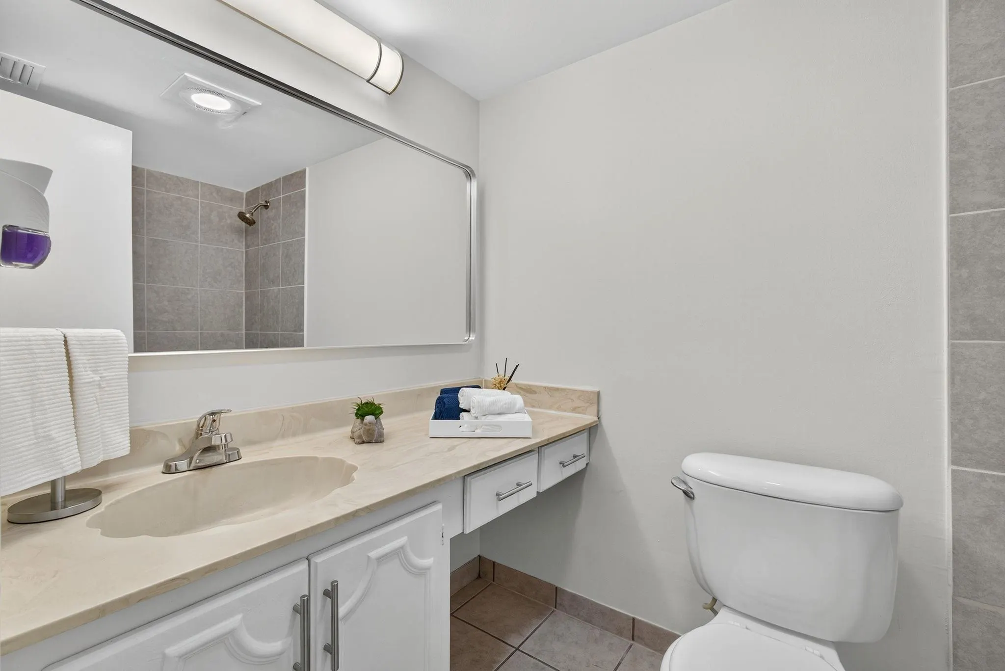 126 Sparrow Dr, #10-B