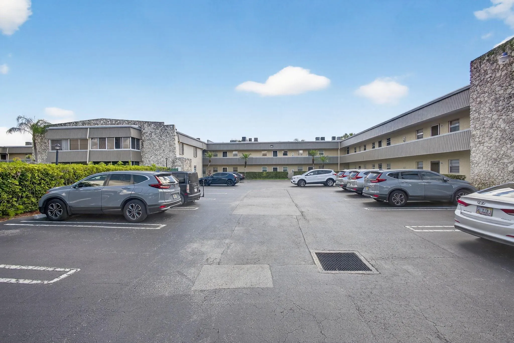 126 Sparrow Dr, #10-B