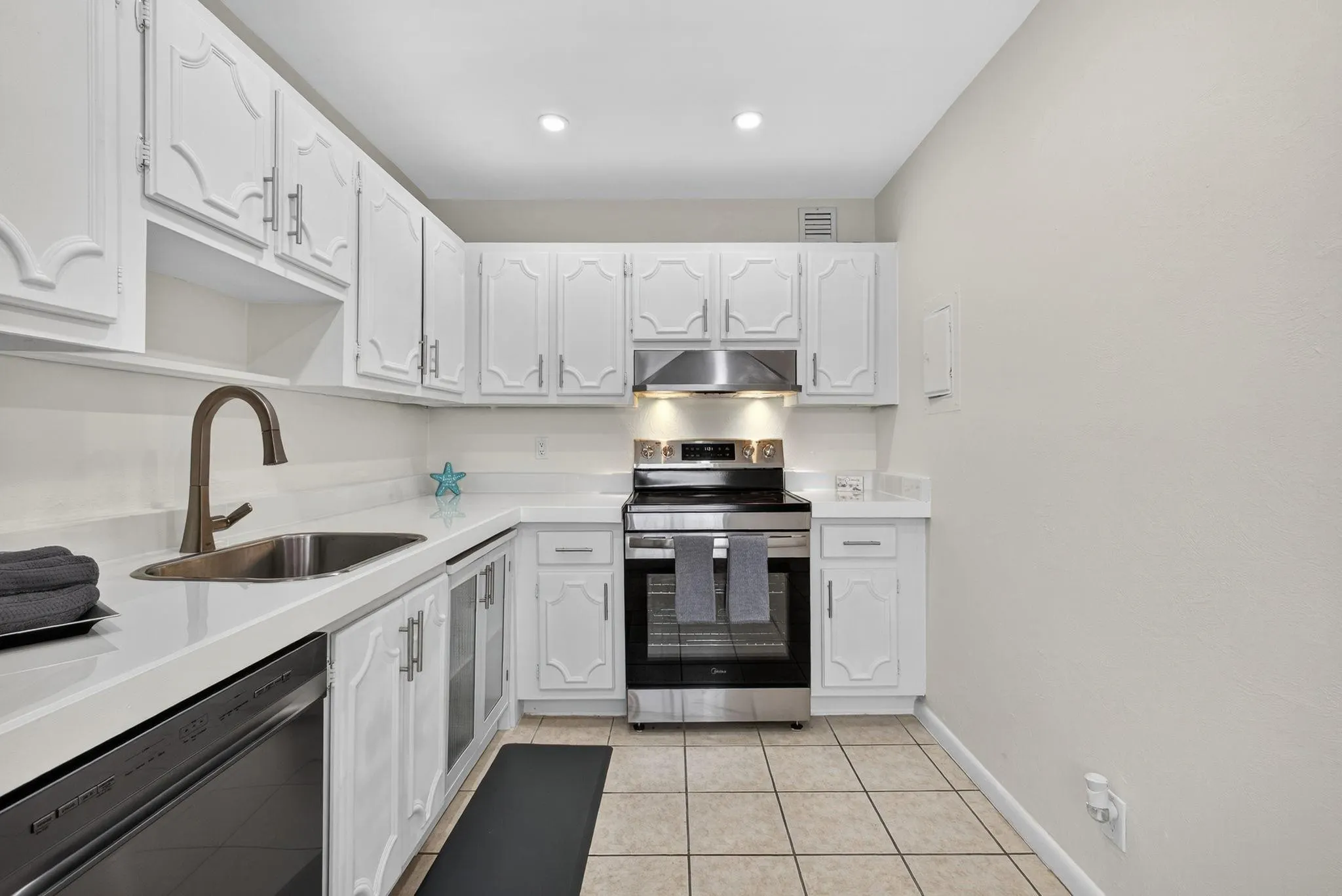 126 Sparrow Dr, #10-B