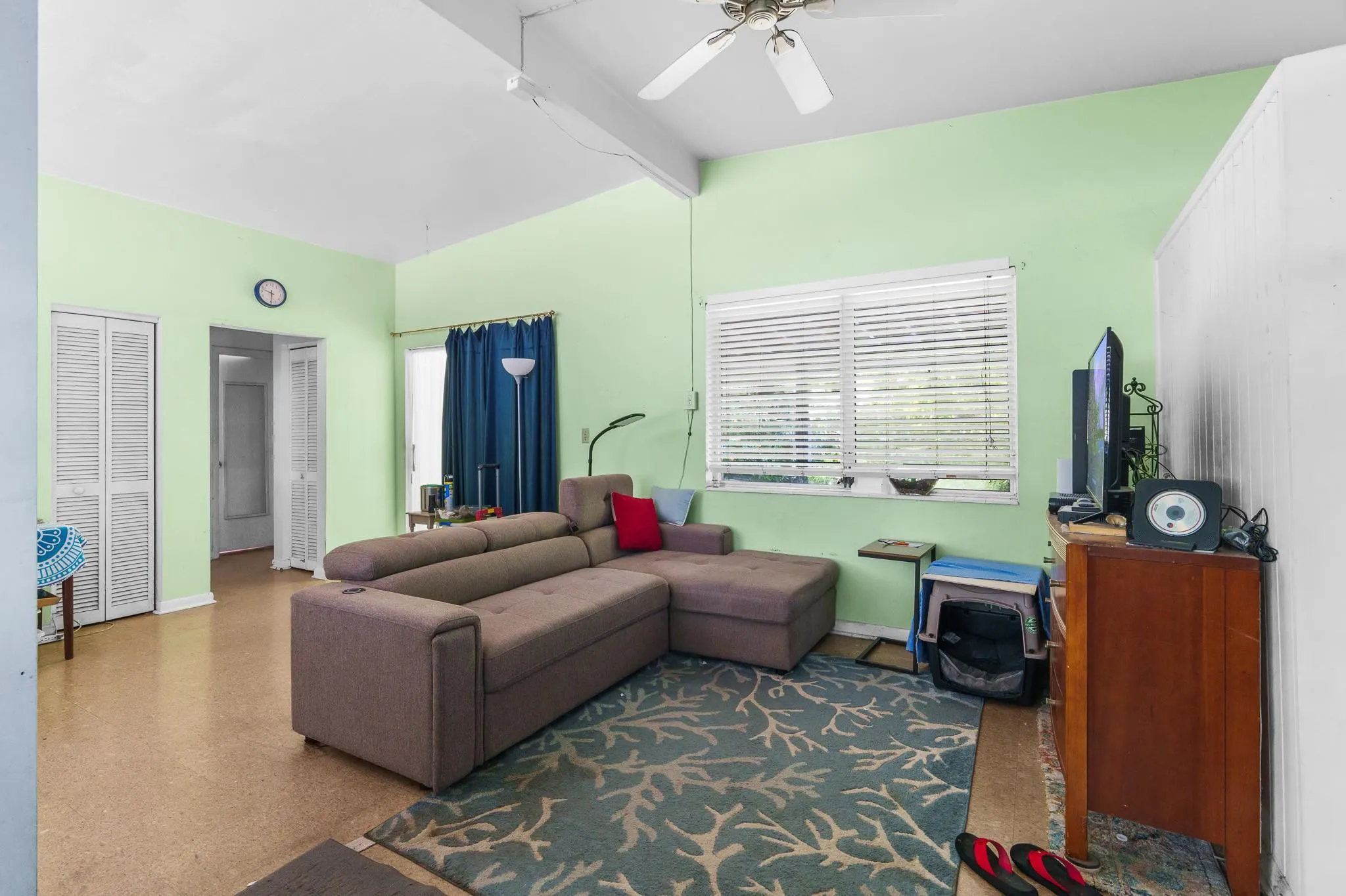 230 NE 42nd Ct