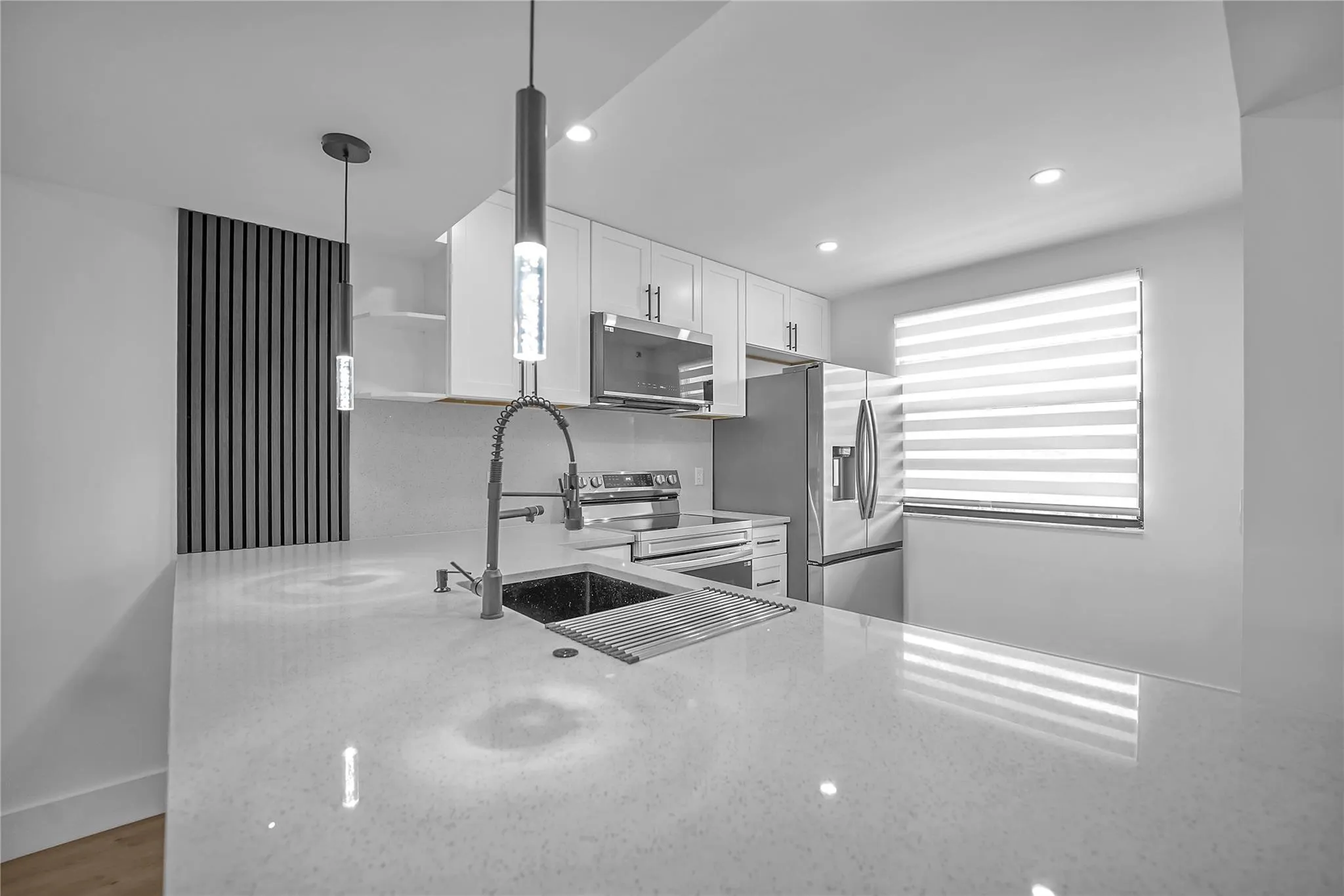 6037 Balboa Circle, #401