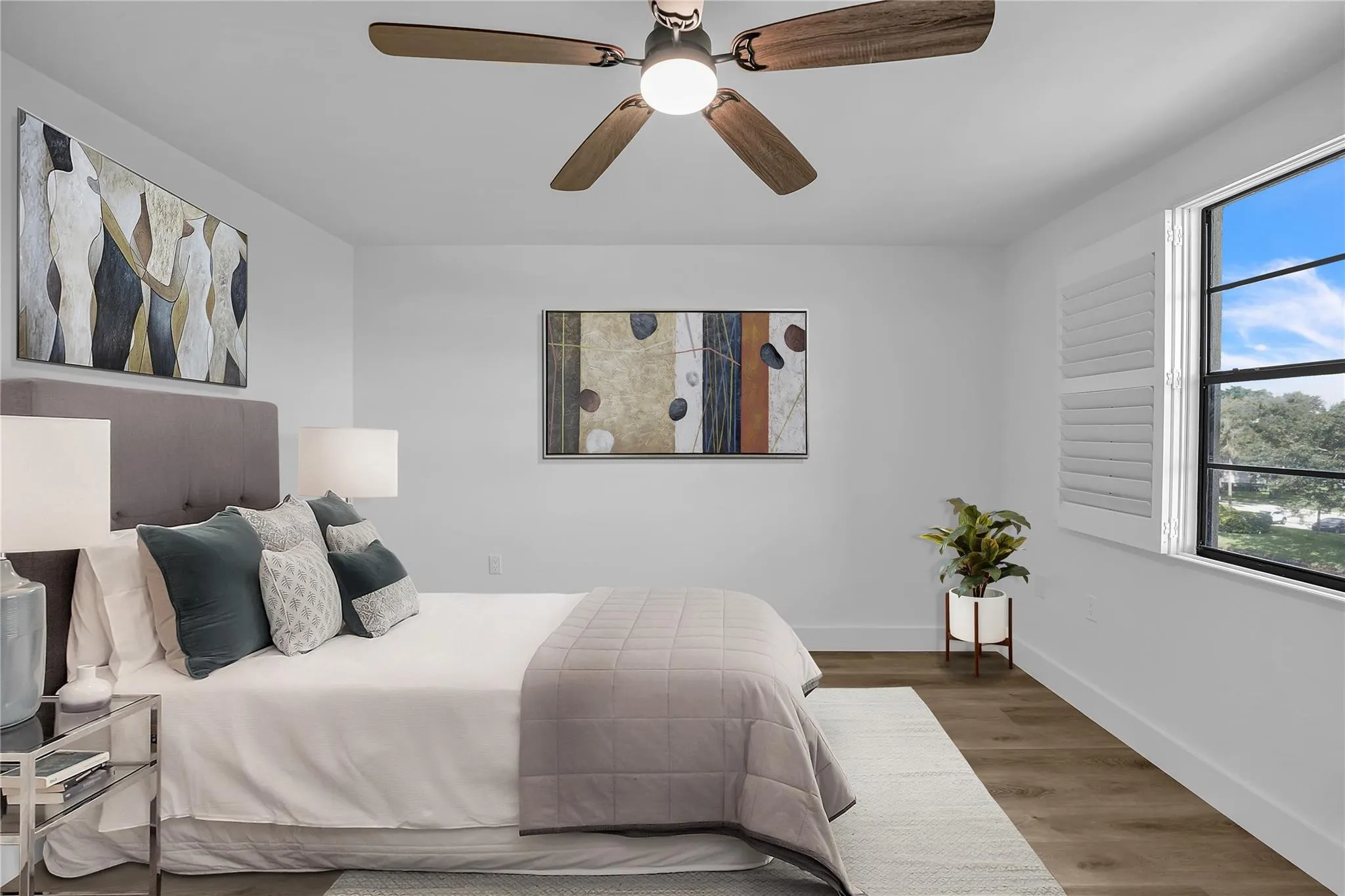 6037 Balboa Circle, #401
