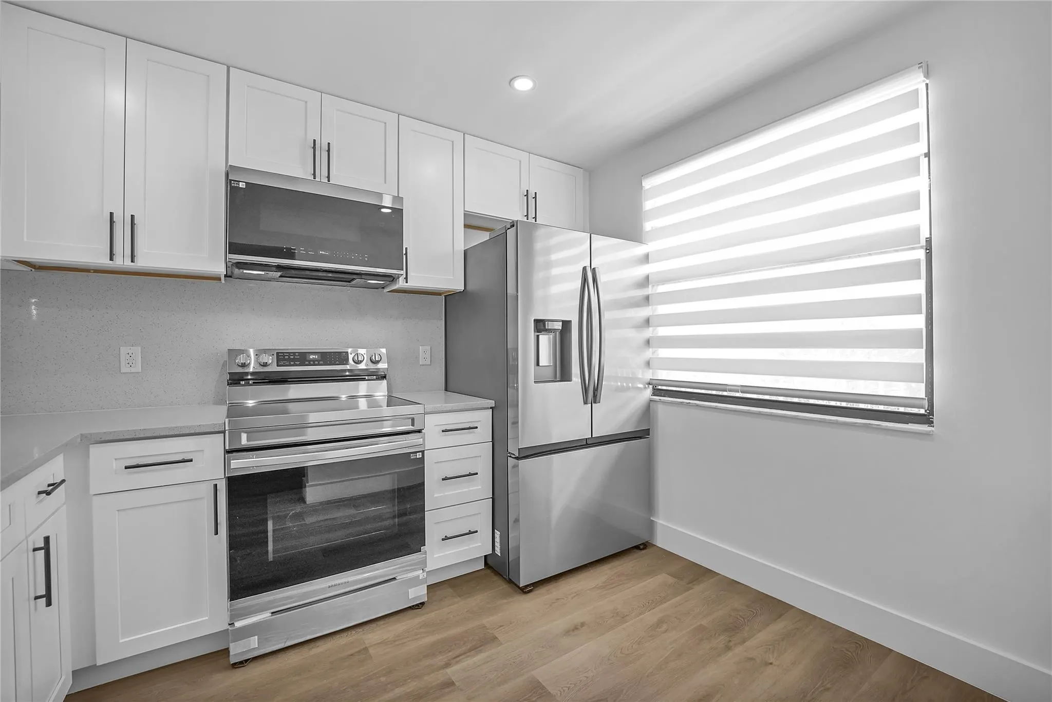 6037 Balboa Circle, #401