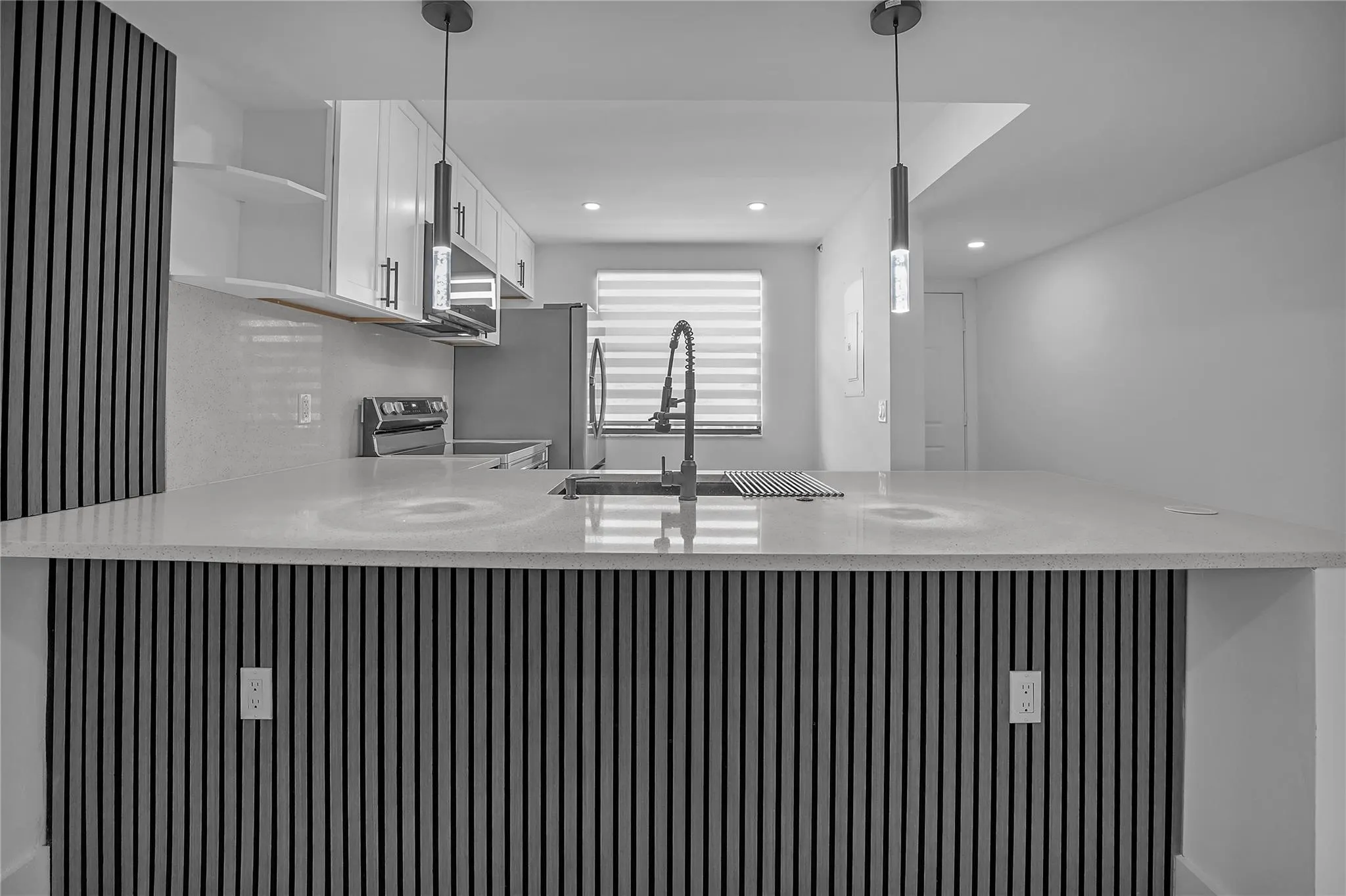 6037 Balboa Circle, #401